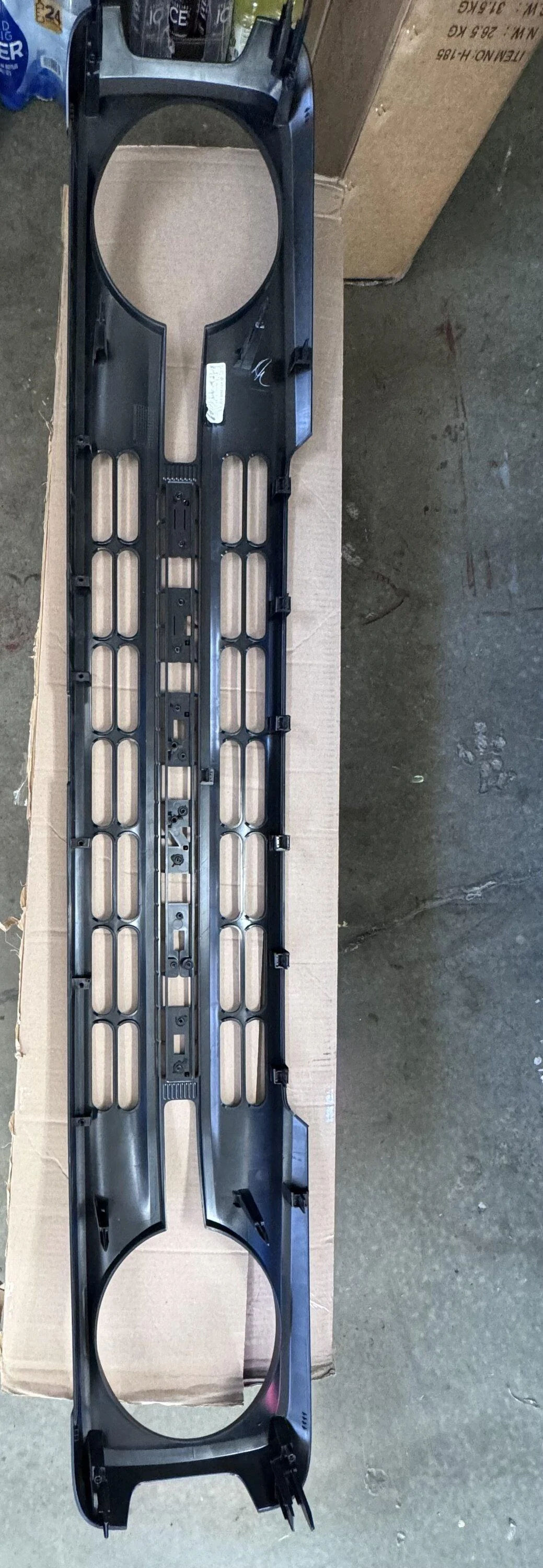 Ford Bronco WTS 2023 Base Grille $250 IMG_9345