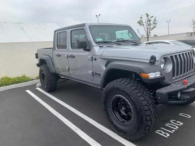 Ford Bronco Bronco pickup? Gladiator shows what will happen... 047E6A3F-8B98-4D72-8AB7-AFA7F80EC526