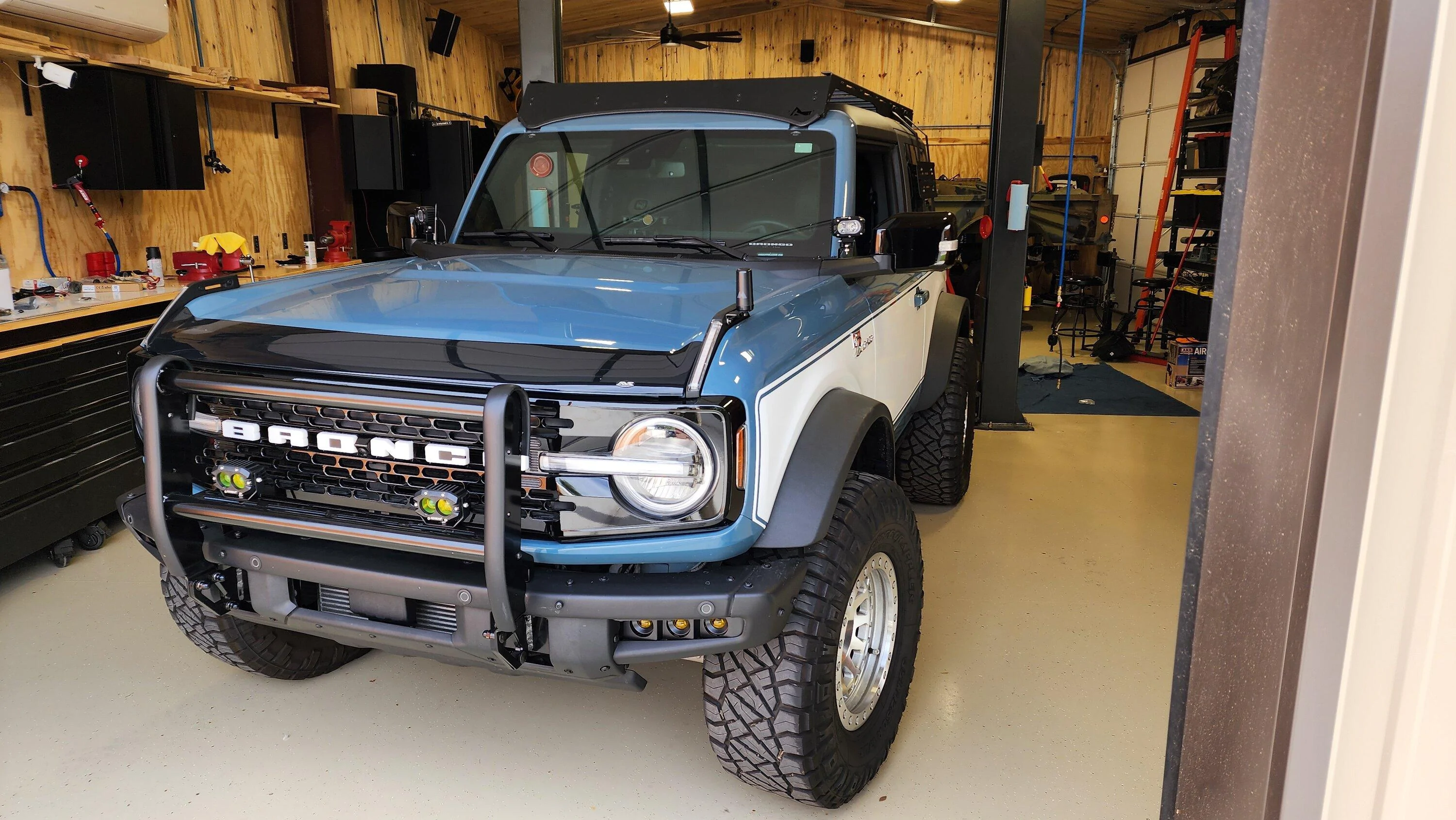 Ford Bronco AREA 51 Bronco Club 1000010411