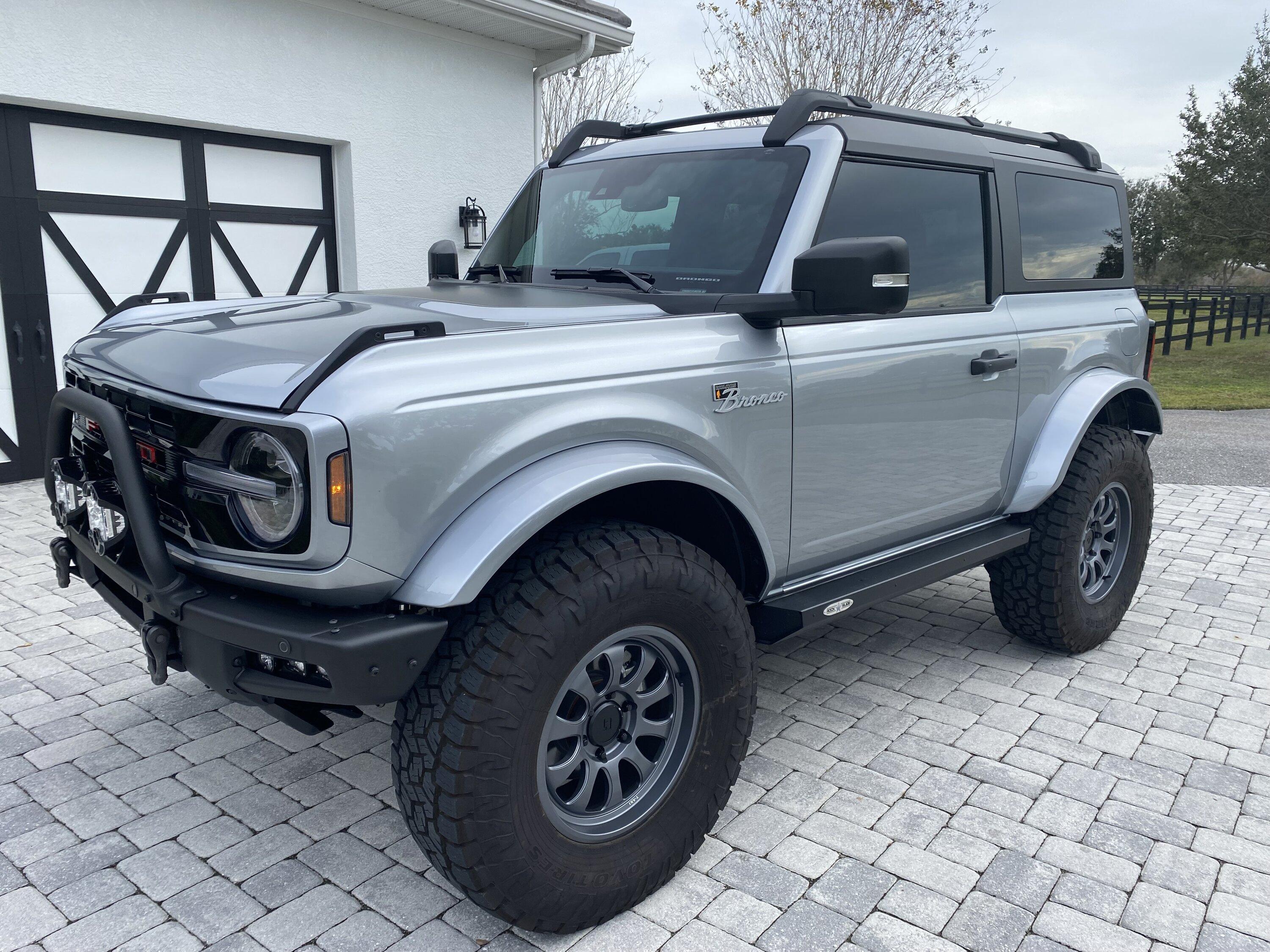 Ford Bronco 2023 2-Door Iconic Silver Badlands Build - SOLD IMG_1005