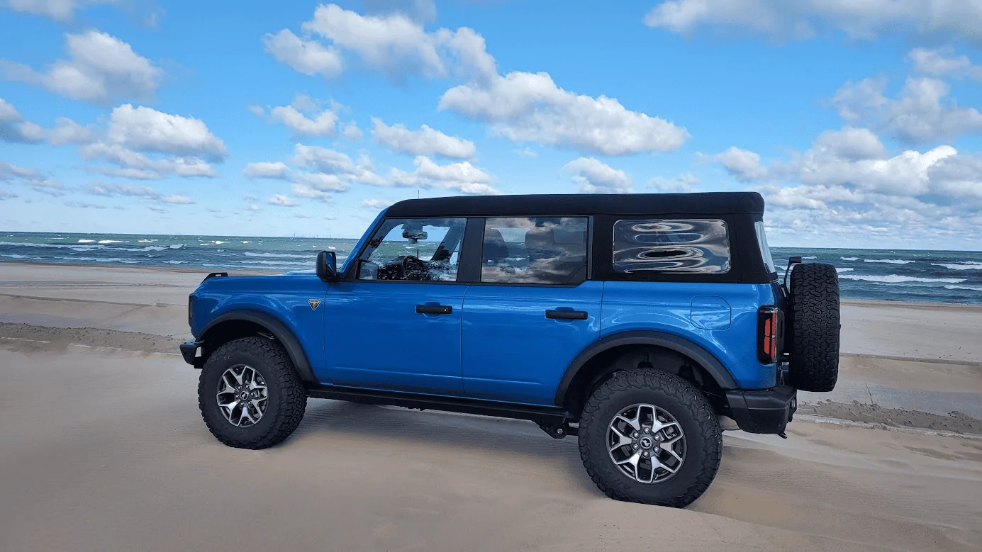 Ford Bronco Okay, let's see them.  Your favorite picture for 2023! 1703651363411