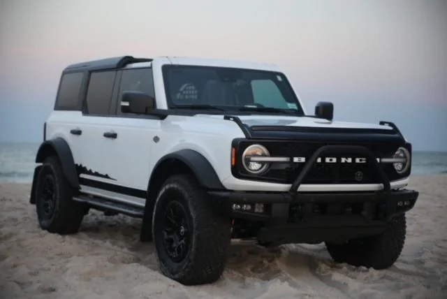 Ford Bronco Hood deflector recommendations for white Wildtrak. IMG_1951