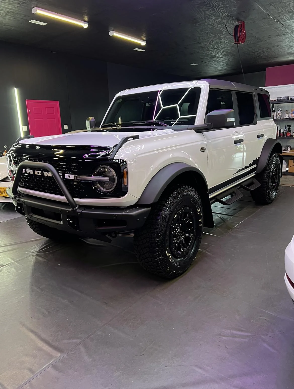 Ford Bronco Hood deflector recommendations for white Wildtrak. F15FA412-F651-43BB-A3E1-3E64D31C6274 (1)