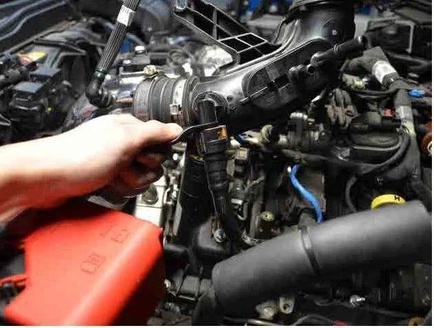Ford Bronco Error Code P04DB  after installing Injen cold air intake bronco_driver_elbo