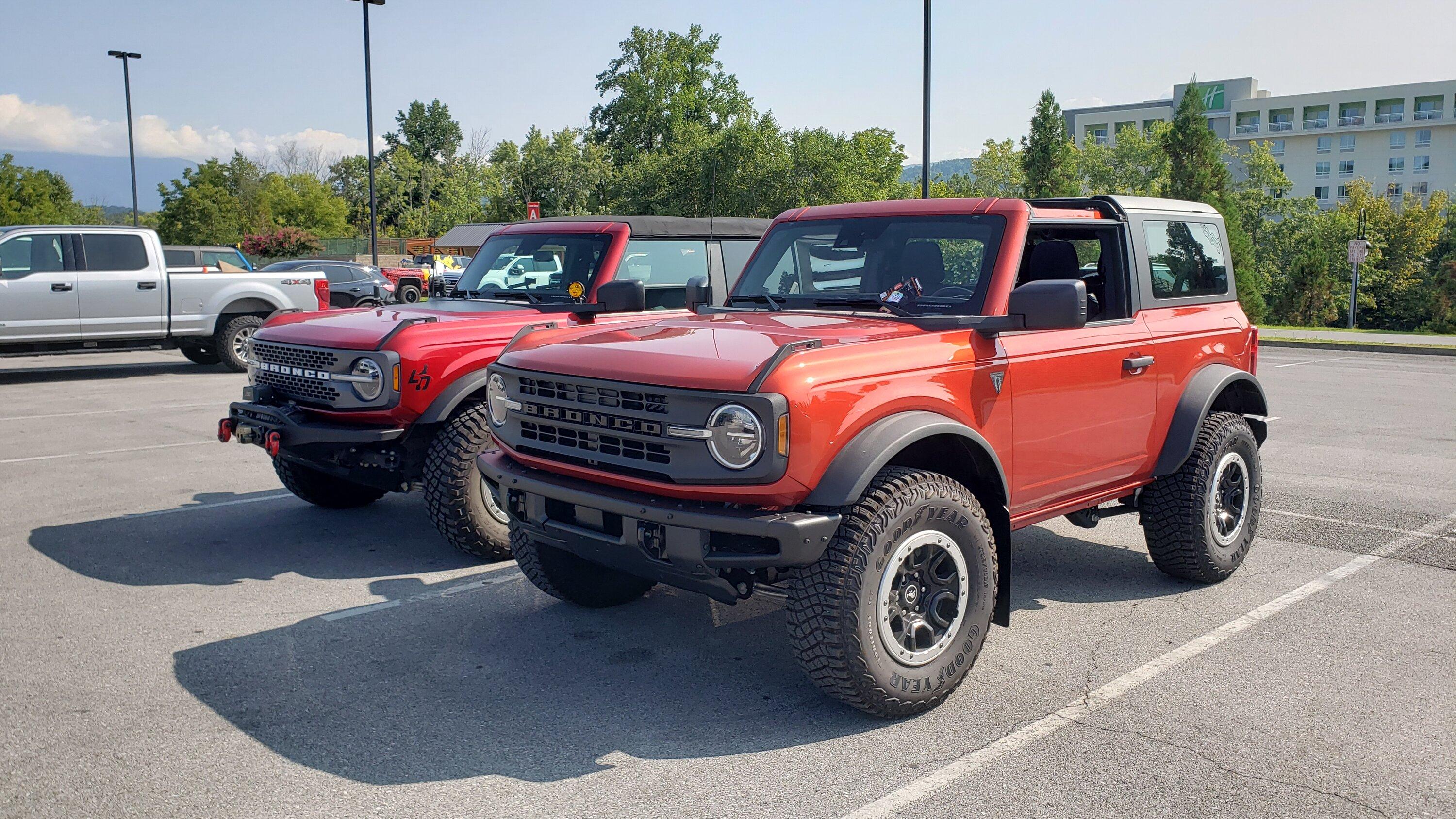 Ford Bronco Rapid Red / Hot Pepper Red comparison? 20230819_164348