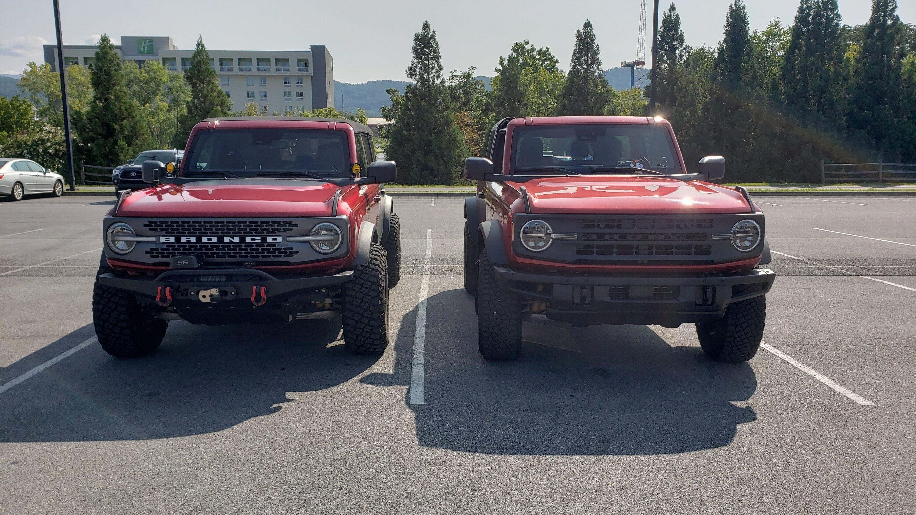 Ford Bronco Rapid Red / Hot Pepper Red comparison? 20230819_164338