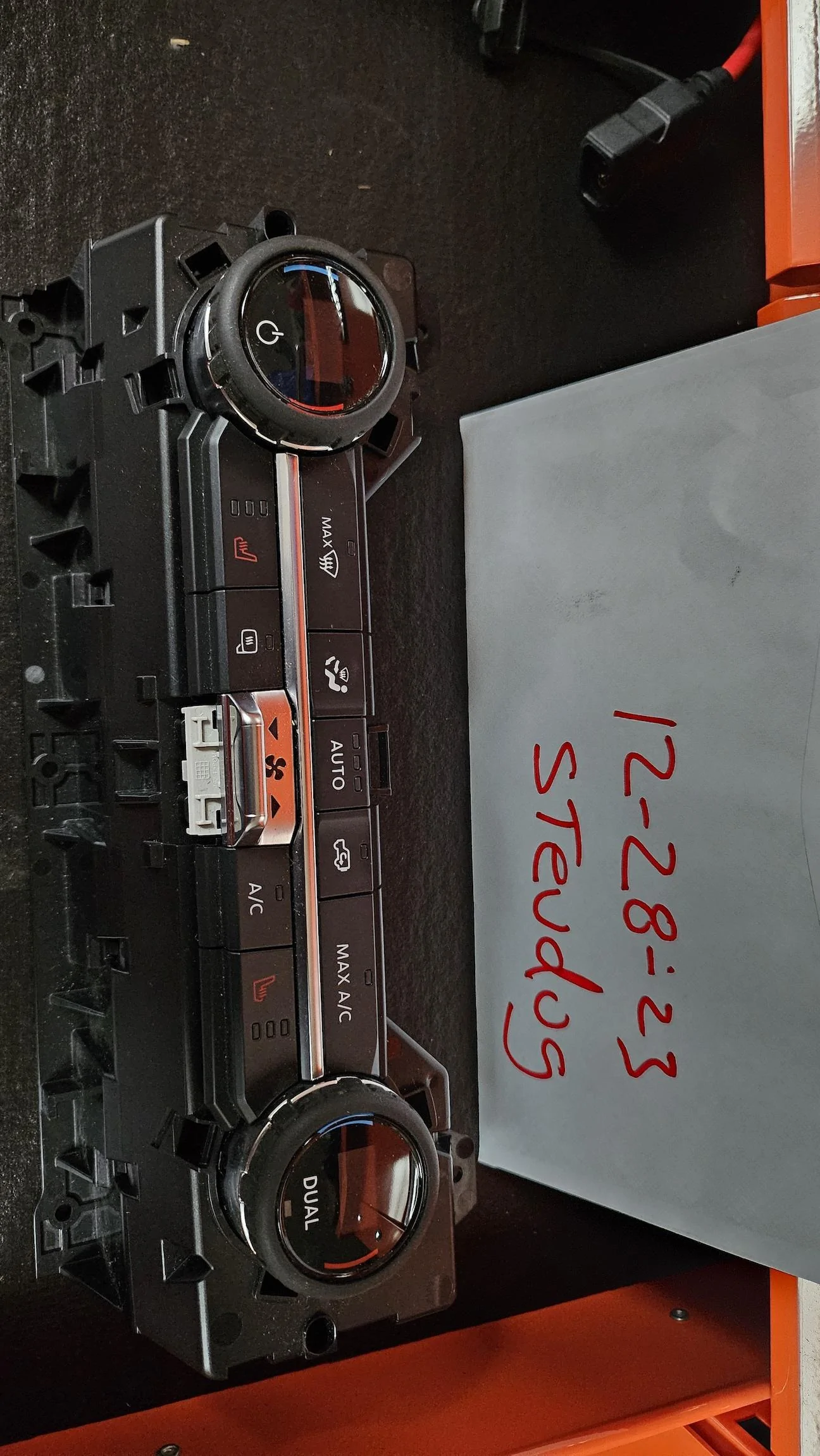 Ford Bronco HVAC with temp in dials 20231228_221906