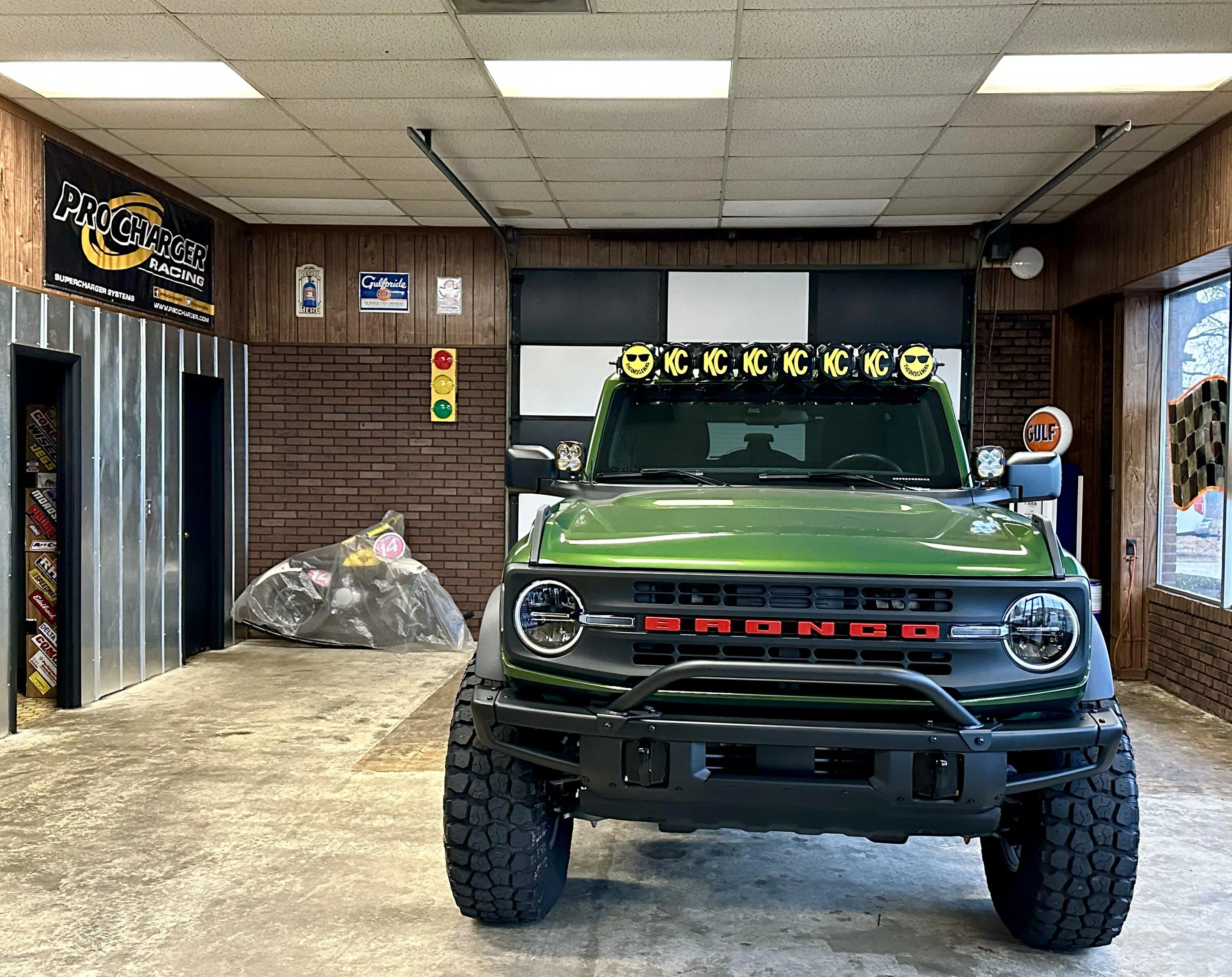 Ford Bronco Retro themed 2Door Eruption Green basequatch progress IMG_8065