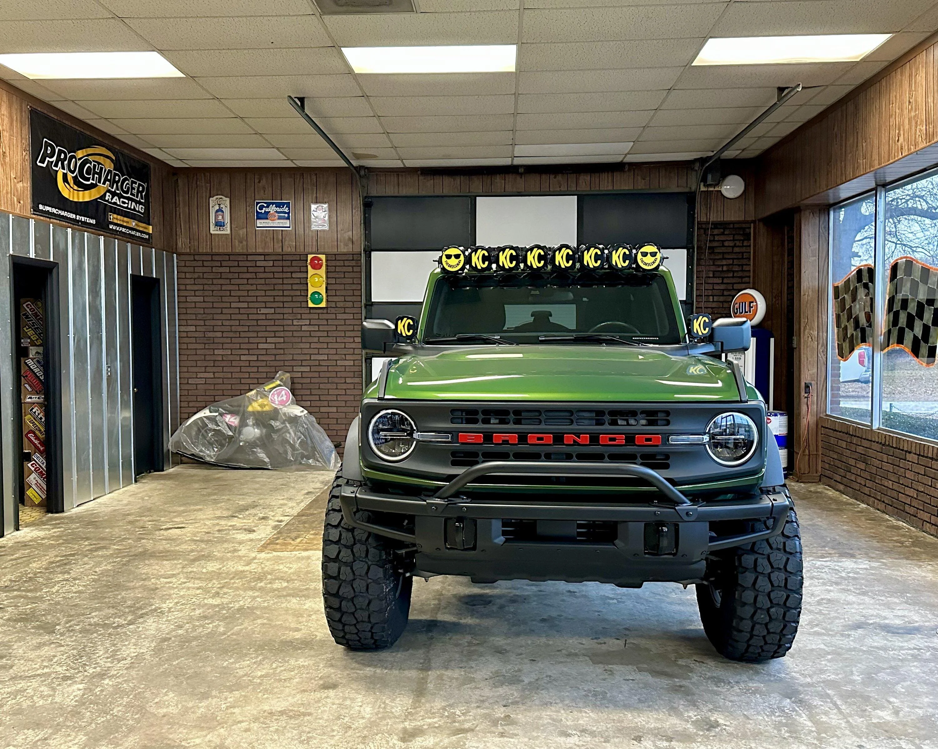 Ford Bronco Retro themed 2Door Eruption Green basequatch progress IMG_8069