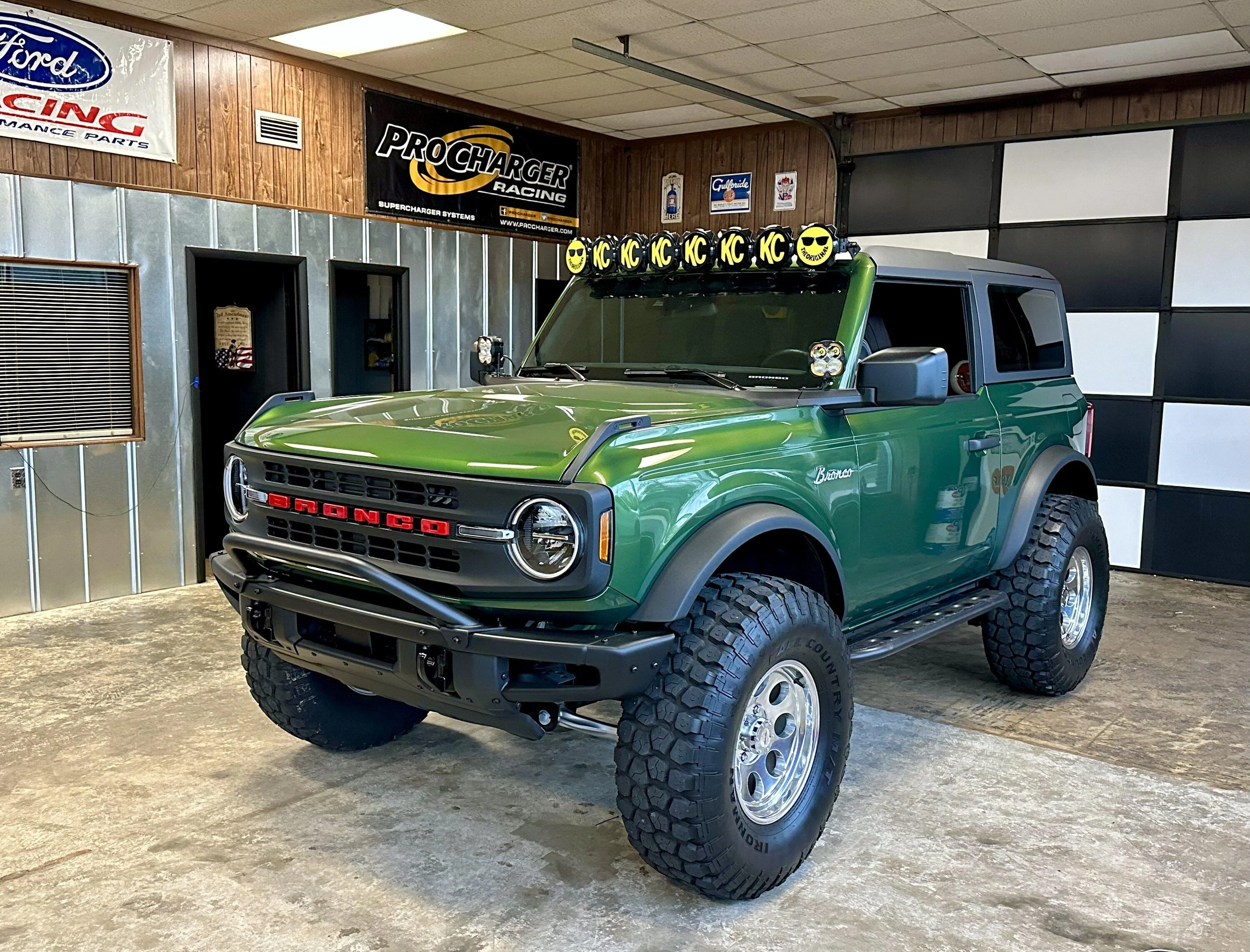 Ford Bronco Retro themed 2Door Eruption Green basequatch progress IMG_8061