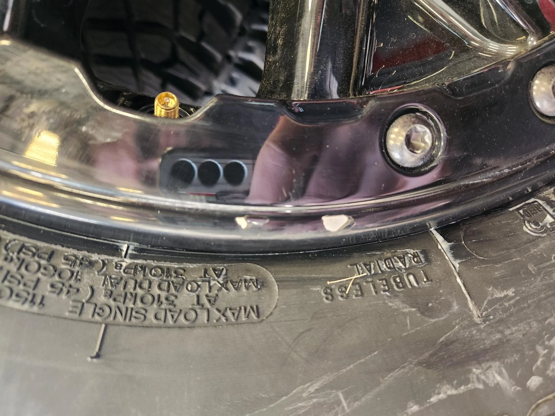 Ford Bronco Beadlock Ring Chipping with New Tires Attachment
