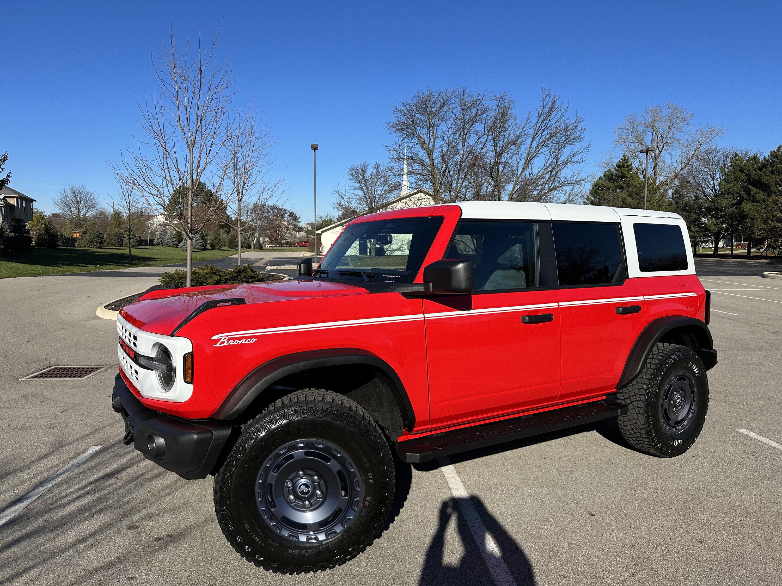 Ford Bronco HERITAGE EDITION Bronco Club IMG_3964