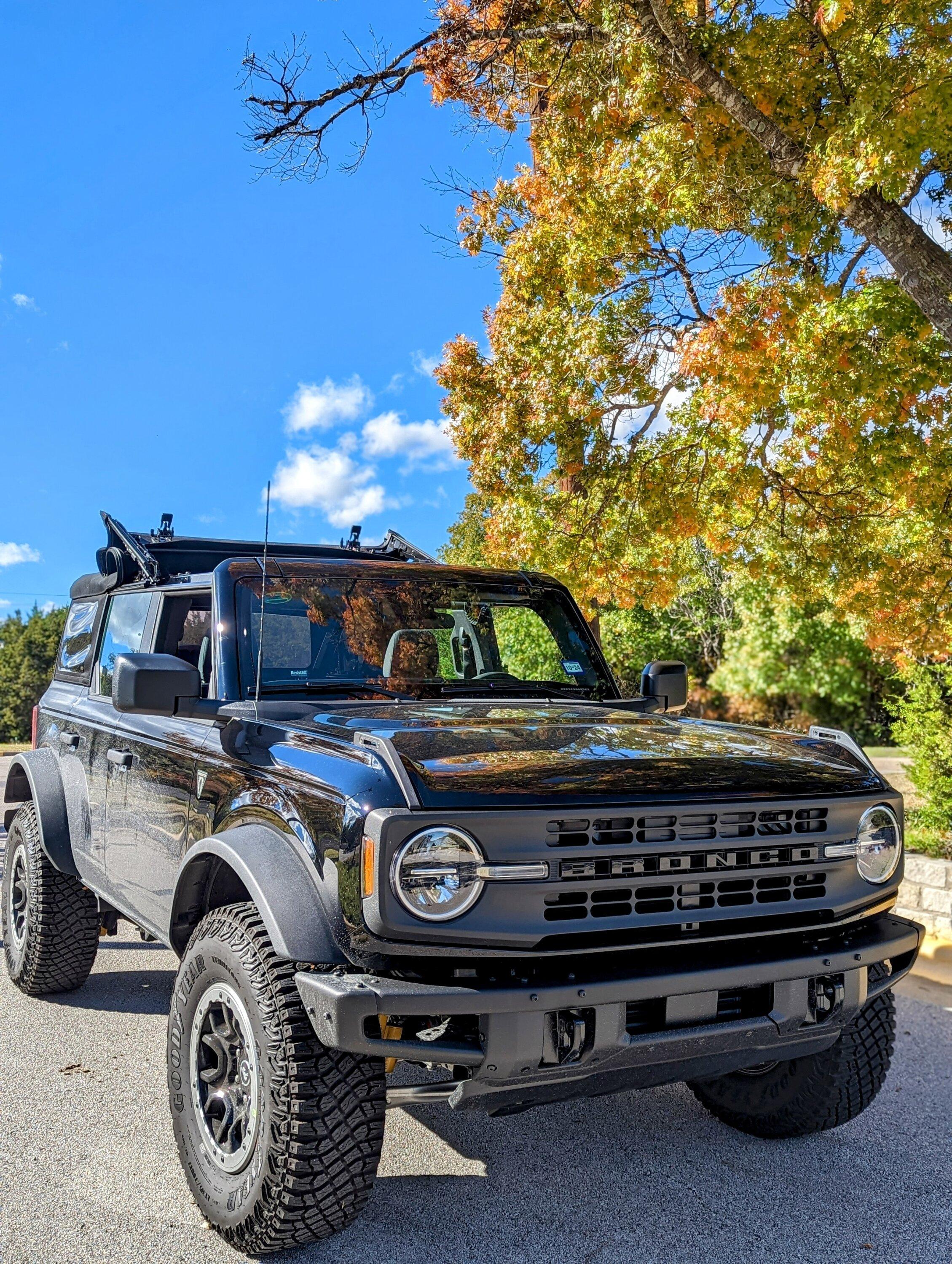 Ford Bronco SHADOW BLACK Bronco Club Fall