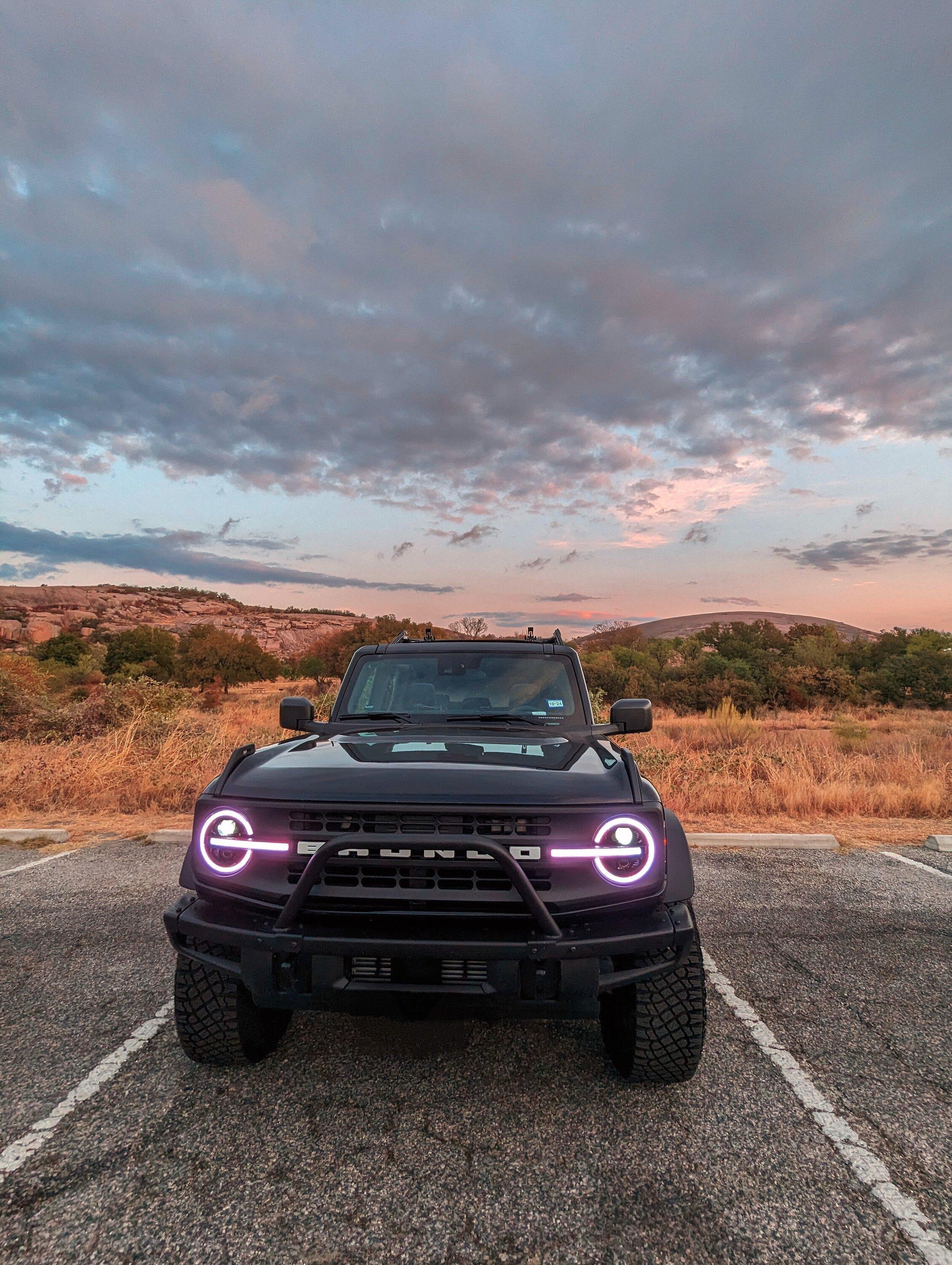 Ford Bronco SHADOW BLACK Bronco Club E Rock