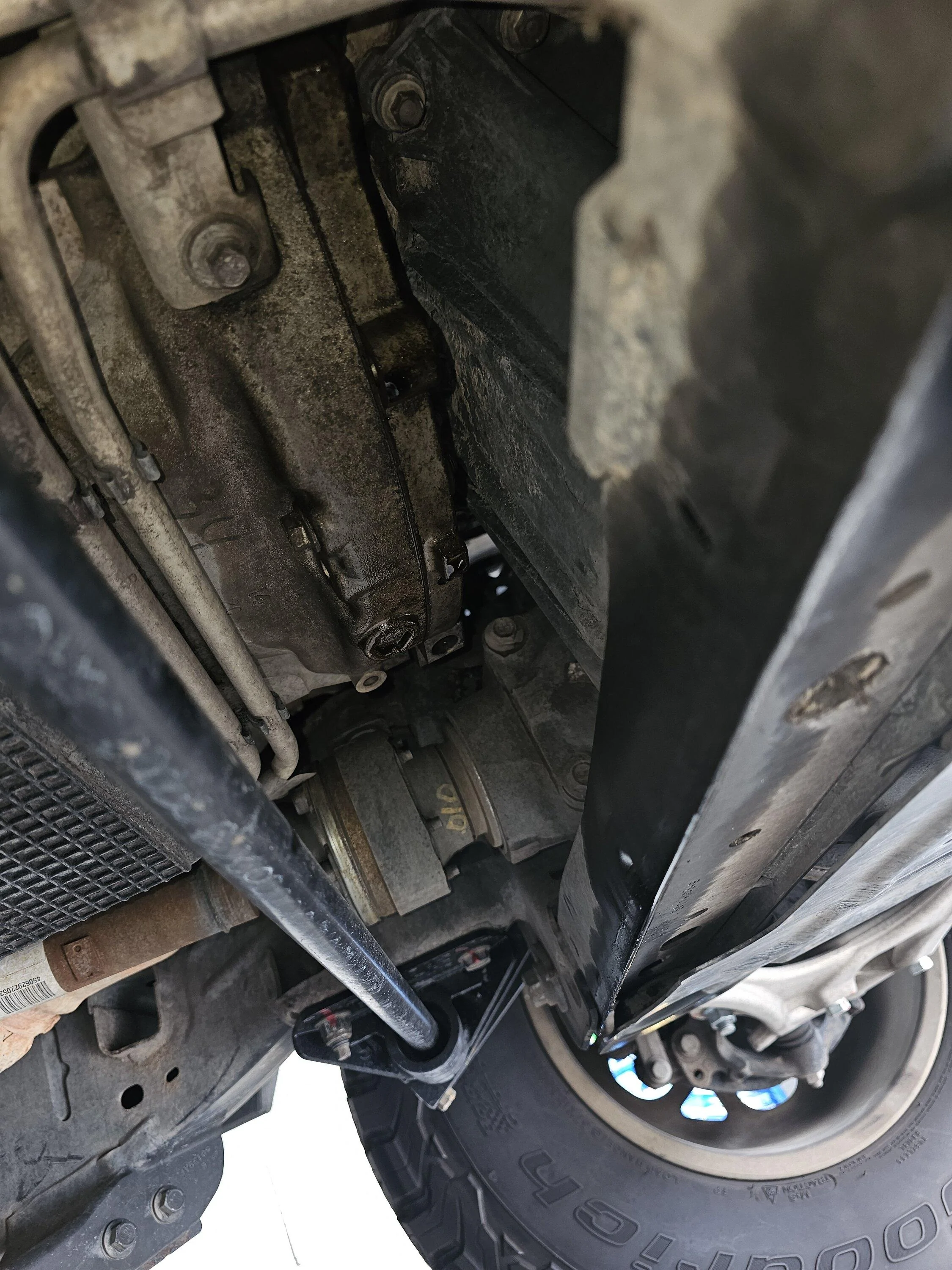 Ford Bronco Please HELP! Oil leak! 1000010606