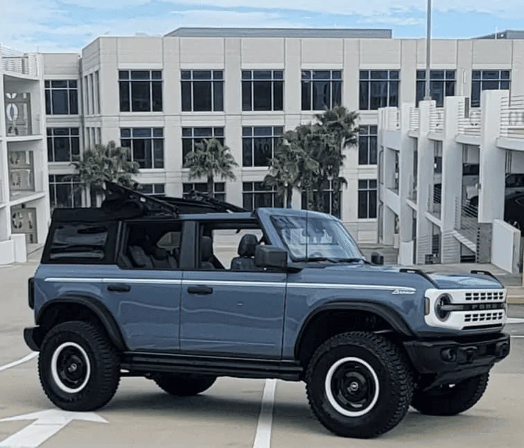 Ford Bronco HERITAGE EDITION Bronco Club 1704238111177