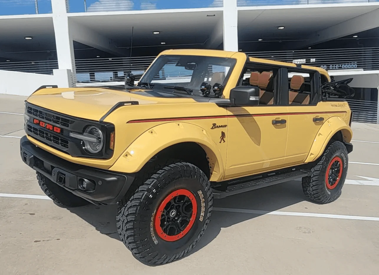 Ford Bronco HERITAGE EDITION Bronco Club 1704238365125