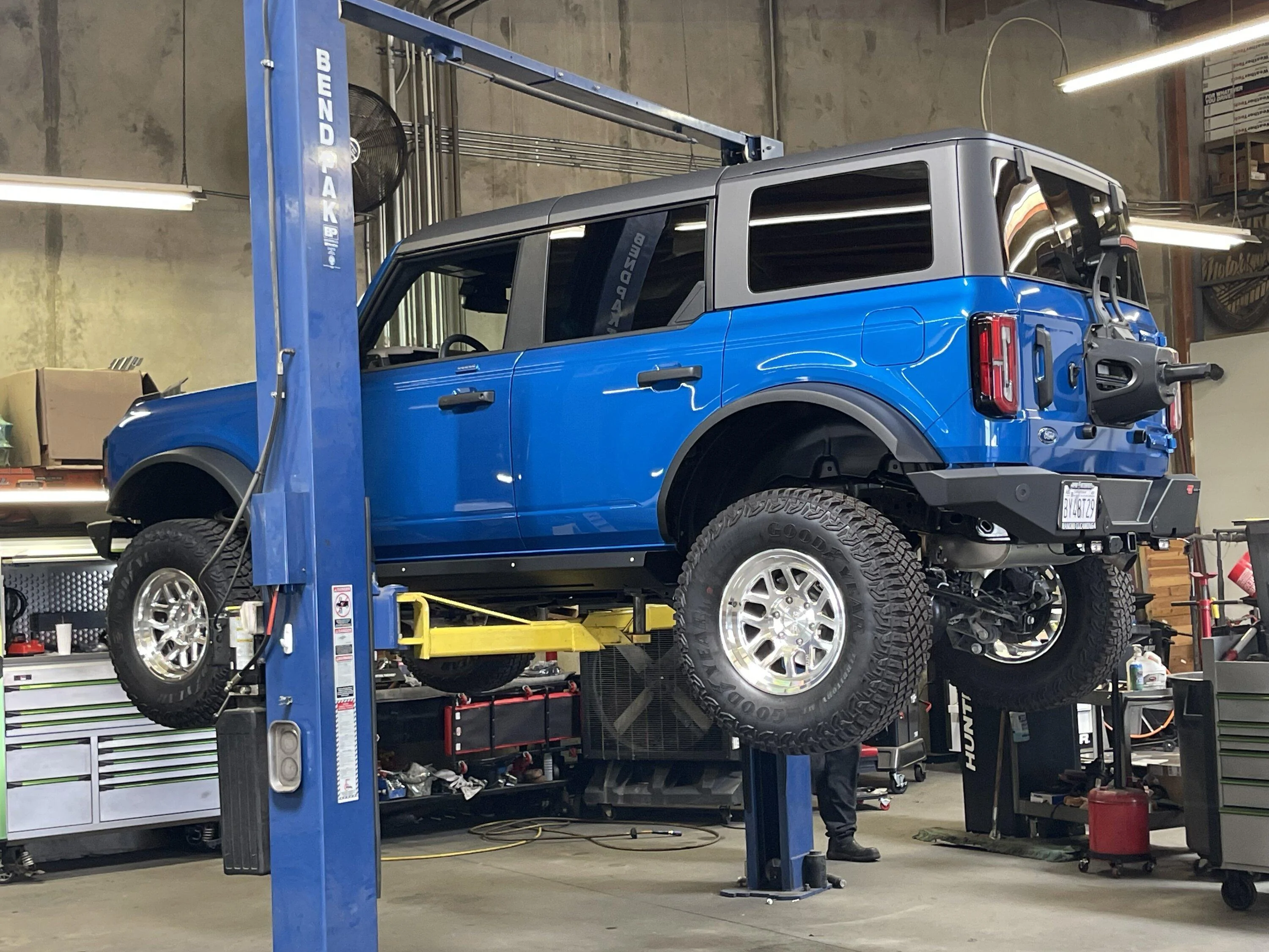 Ford Bronco What is the Best color wheels for a Velocity Blue Wildtrak.. post your pics 70744088663__3E26B57D-0FDD-4B68-93B3-7ACD2D500609