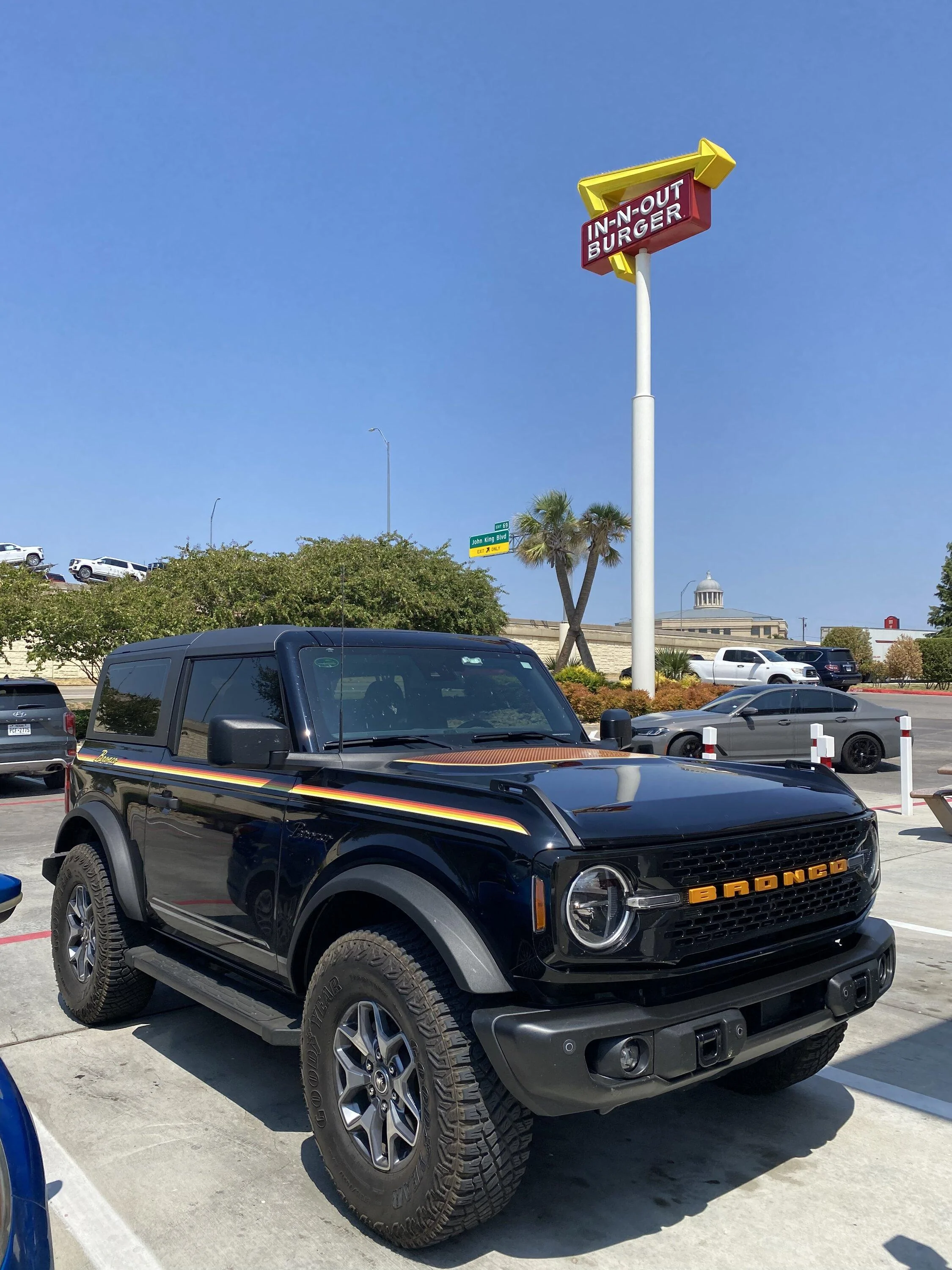 Ford Bronco SHADOW BLACK Bronco Club ADE04665-C2EA-4184-8475-575520956651