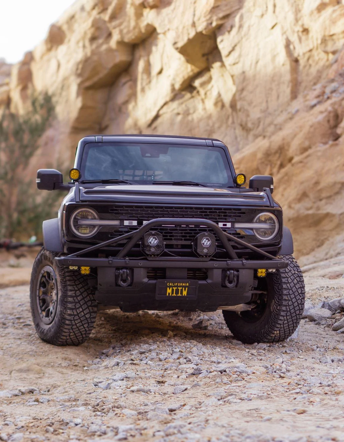 Ford Bronco SHADOW BLACK Bronco Club Captur
