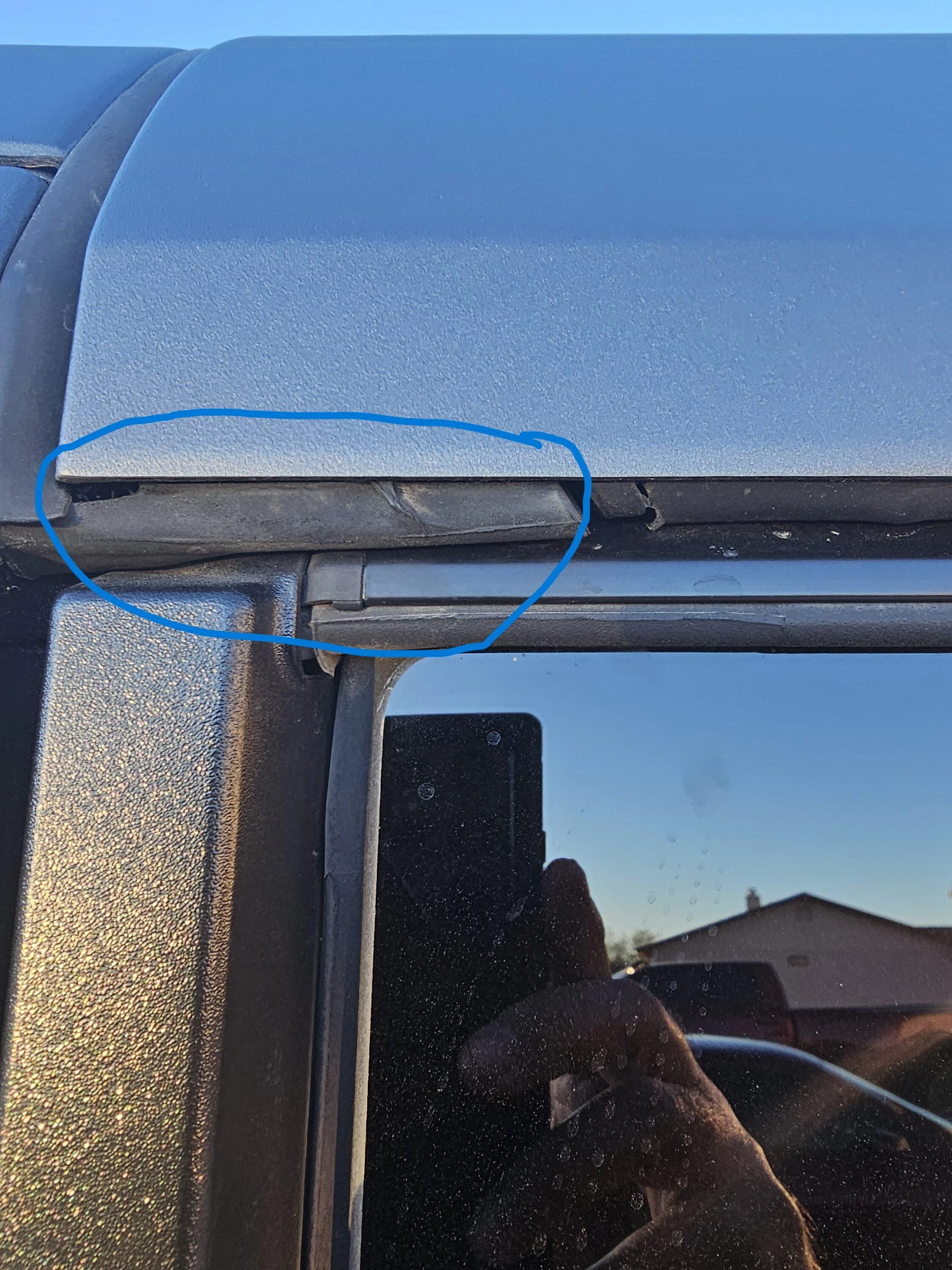 Ford Bronco Missing seal on Hard Top - 20240110_170859
