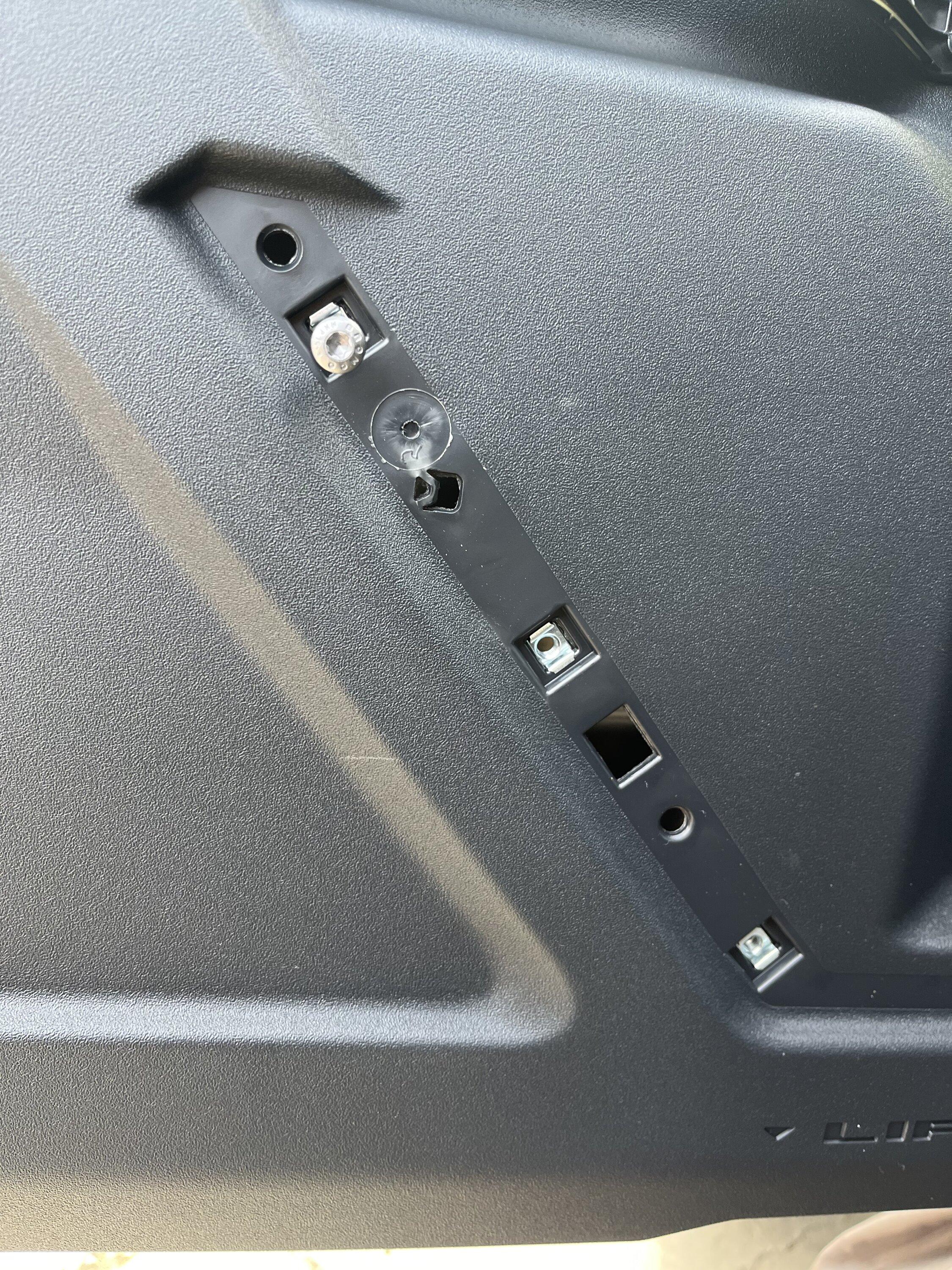 Ford Bronco Replacing broken door pocket snap-in insert IMG_3591