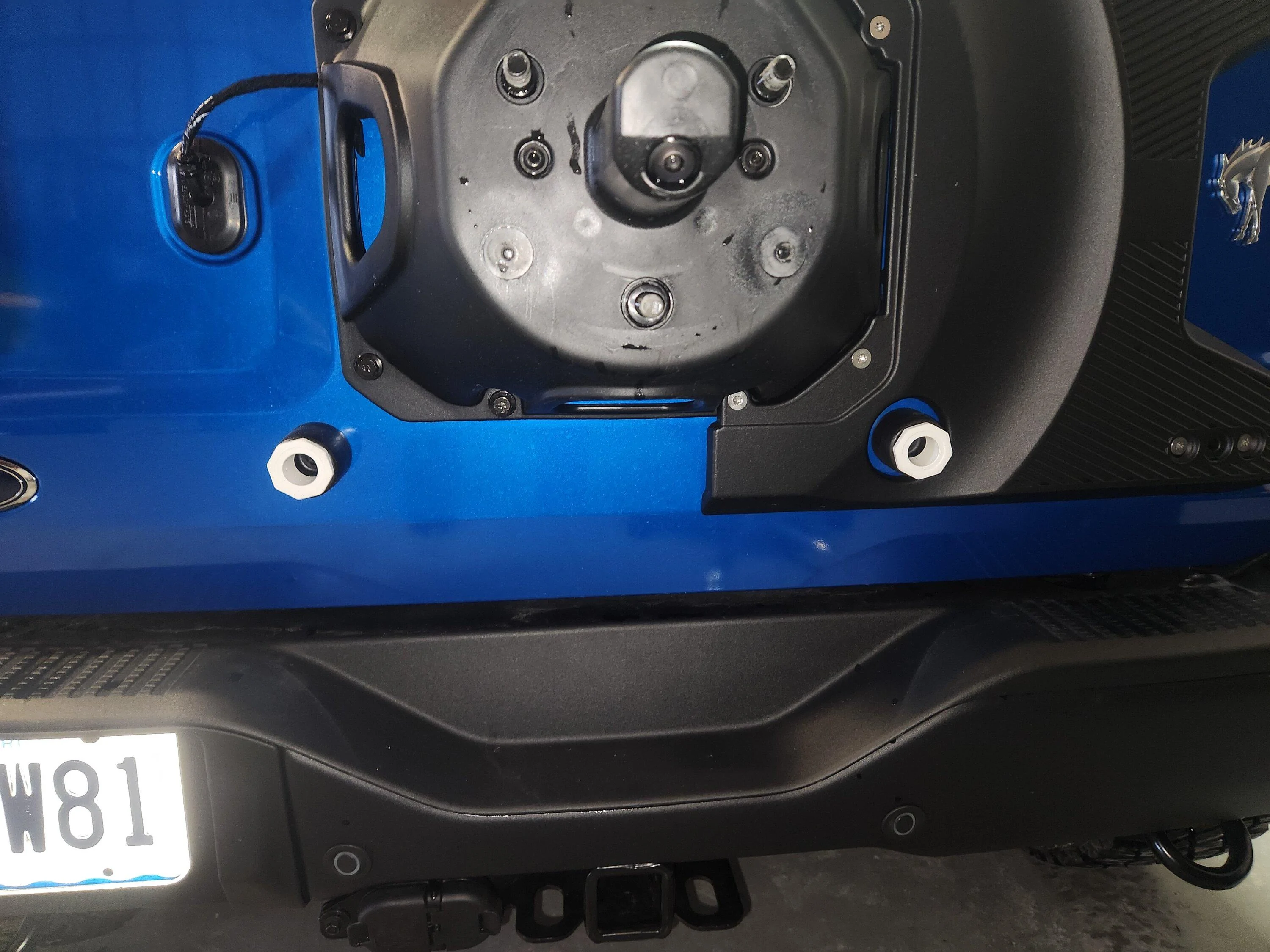 Ford Bronco Replace spacer or bumper between spare tire and tailgate for 0 offset wheels 20240117_153418
