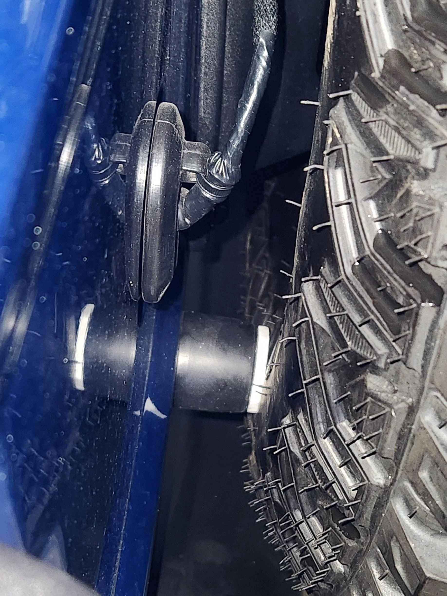 Ford Bronco Replace spacer or bumper between spare tire and tailgate for 0 offset wheels 30