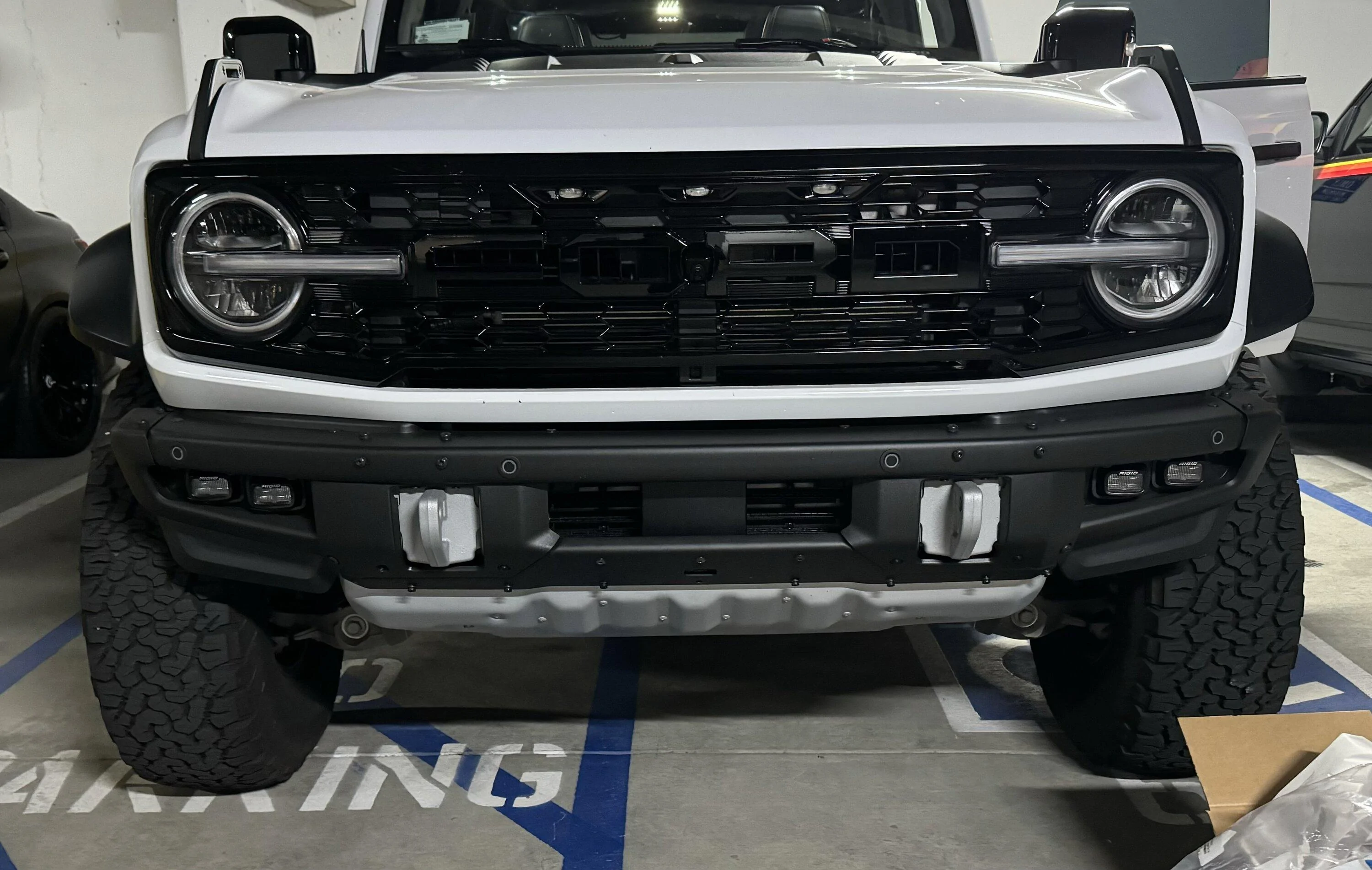 Ford Bronco Front bumper rectangular hole? IMG_1087