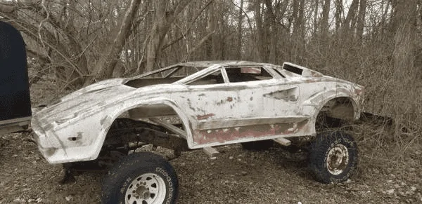 Ford Bronco Chip Foose does a first Gen Bronco 1588993057427