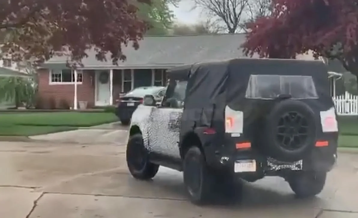 Ford Bronco Video: Camouflaged 2 Door Bronco Caught Driving 2-door-2021-bronco-video