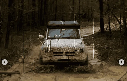 Ford Bronco Video: Camouflaged 2 Door Bronco Caught Driving Annotation 2020-05-20 100425