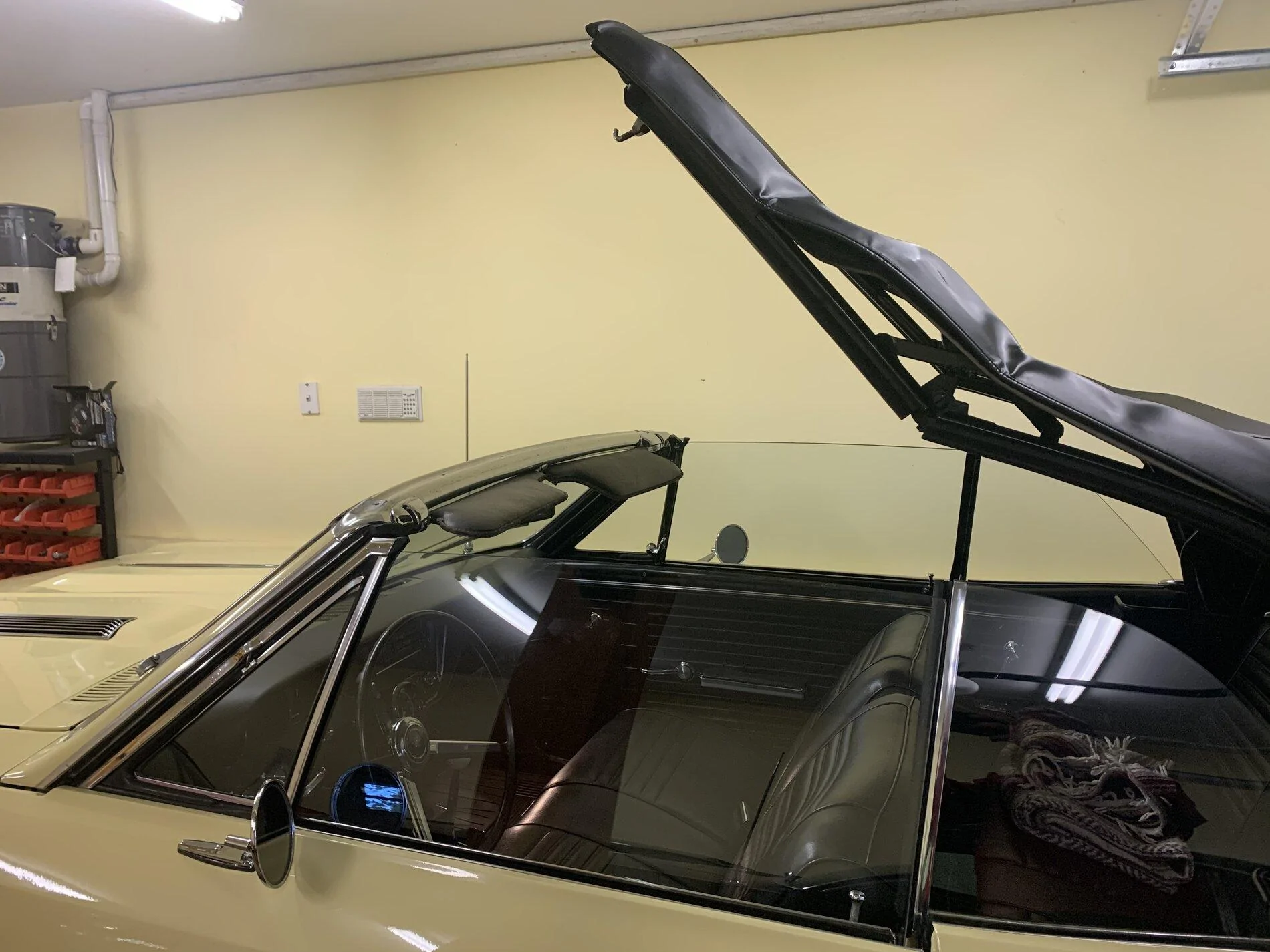 Ford Bronco Frames on frameless windows with soft top? 0886498C-15F3-4E12-BB14-104E2D55F55E