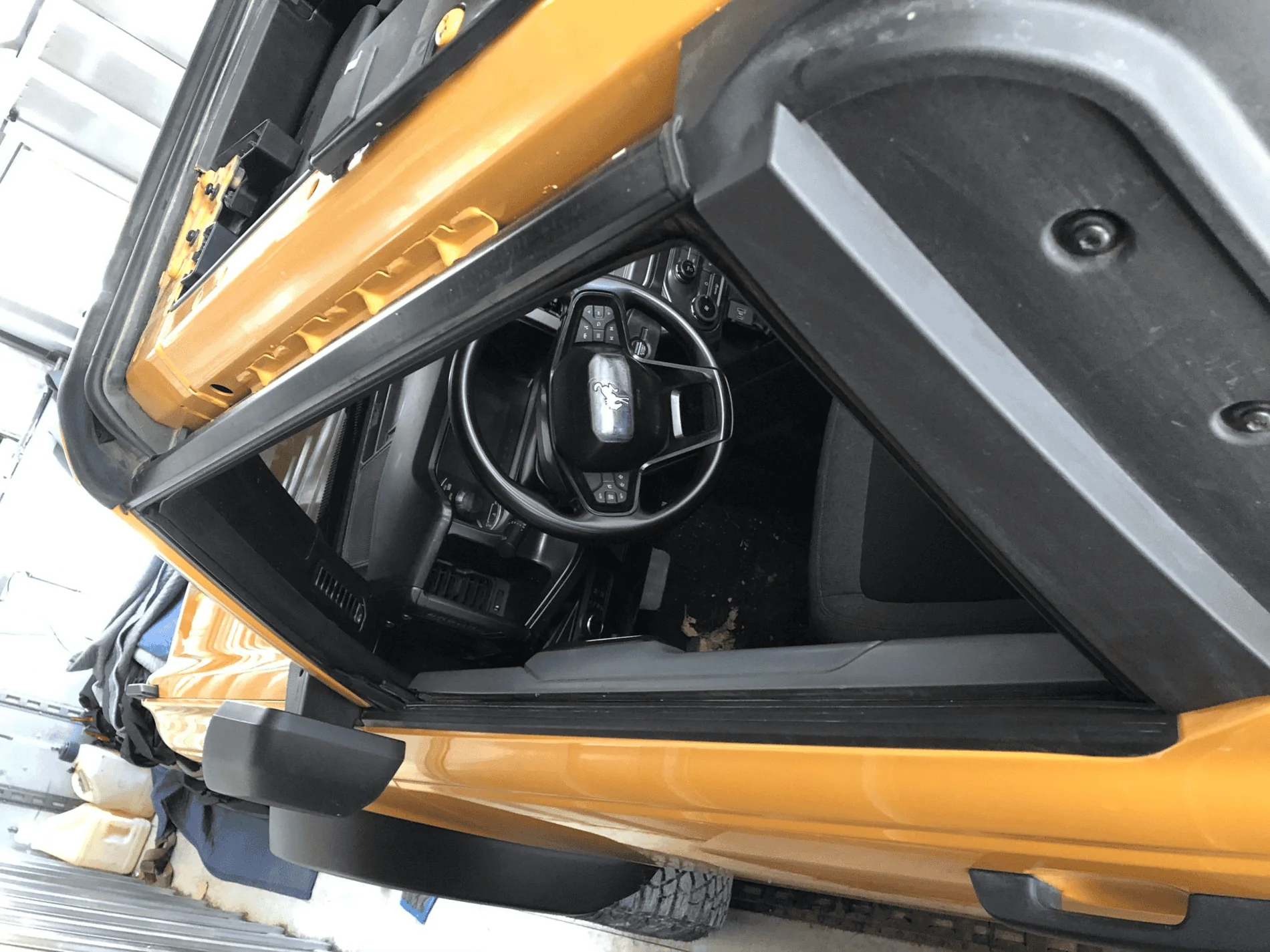 Ford Bronco Frames on frameless windows with soft top? 1604897312080