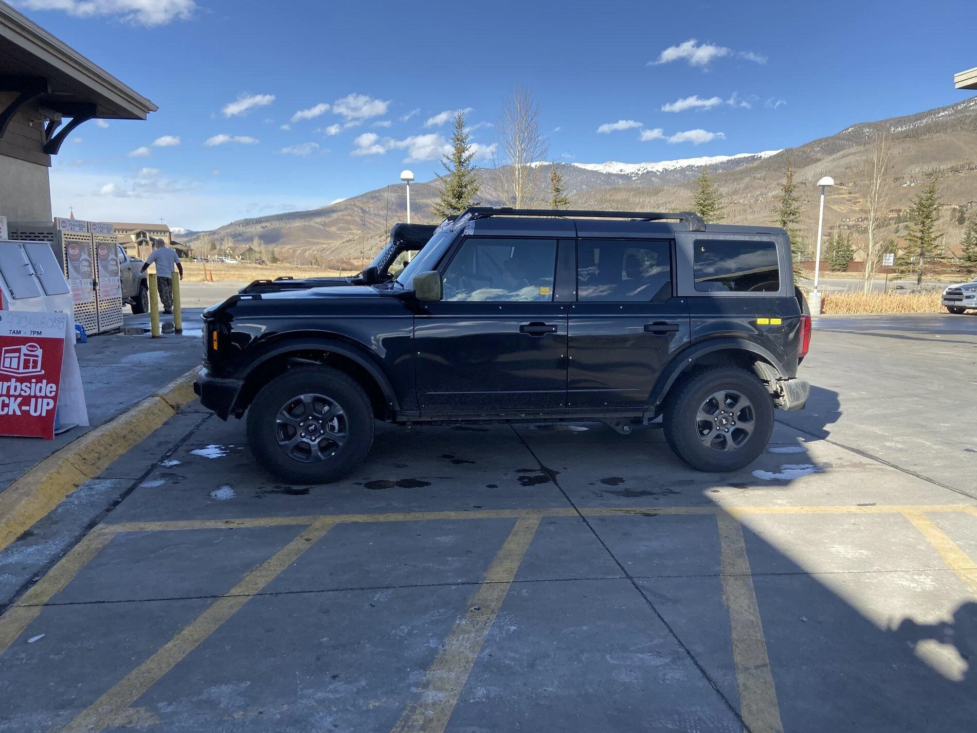 Ford Bronco Broncos in Silverthorne 0AE69414-3C35-443E-9144-B87849ED9D20