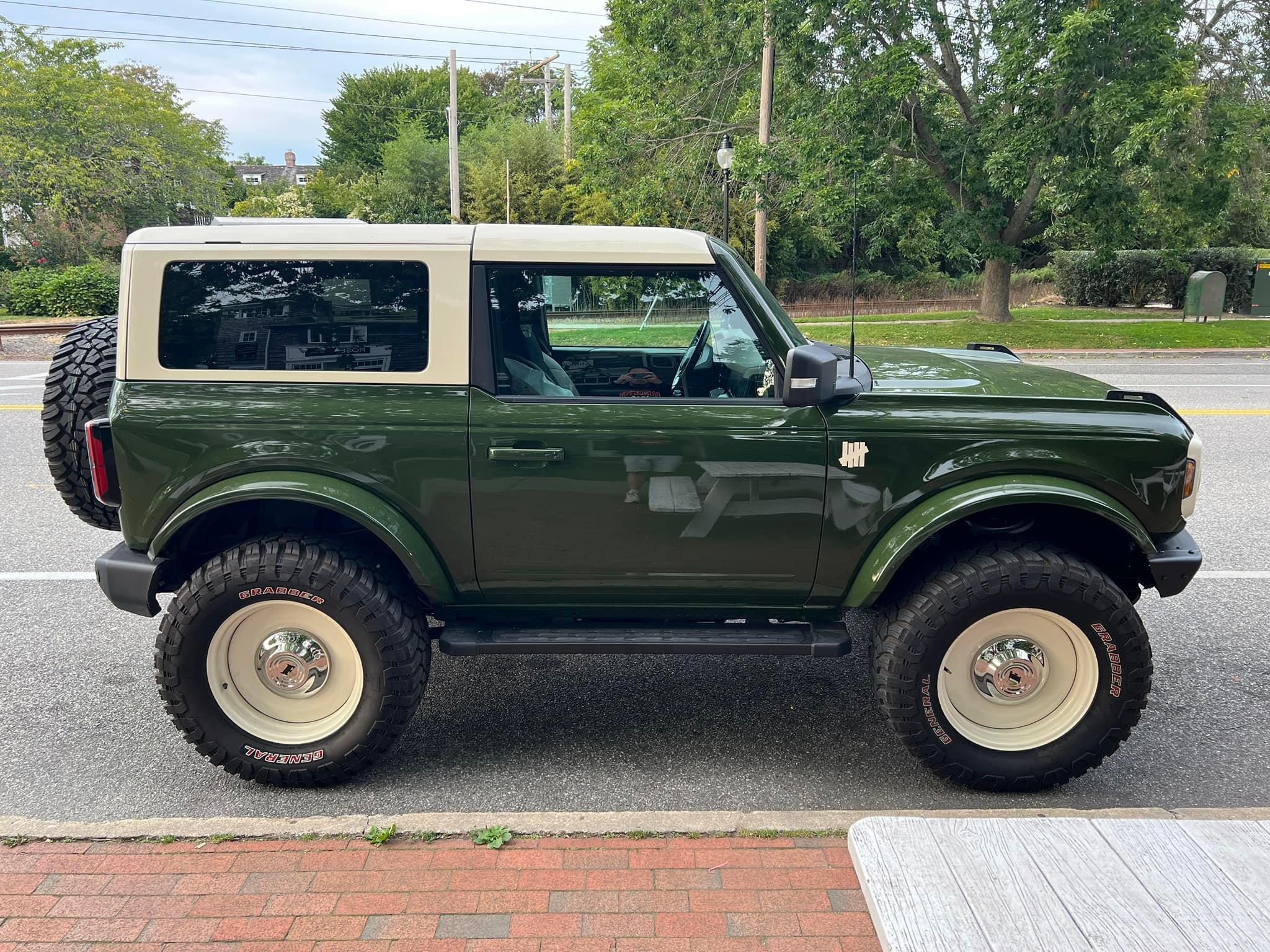 Ford Bronco Tan/beige hard top? IMG_8483