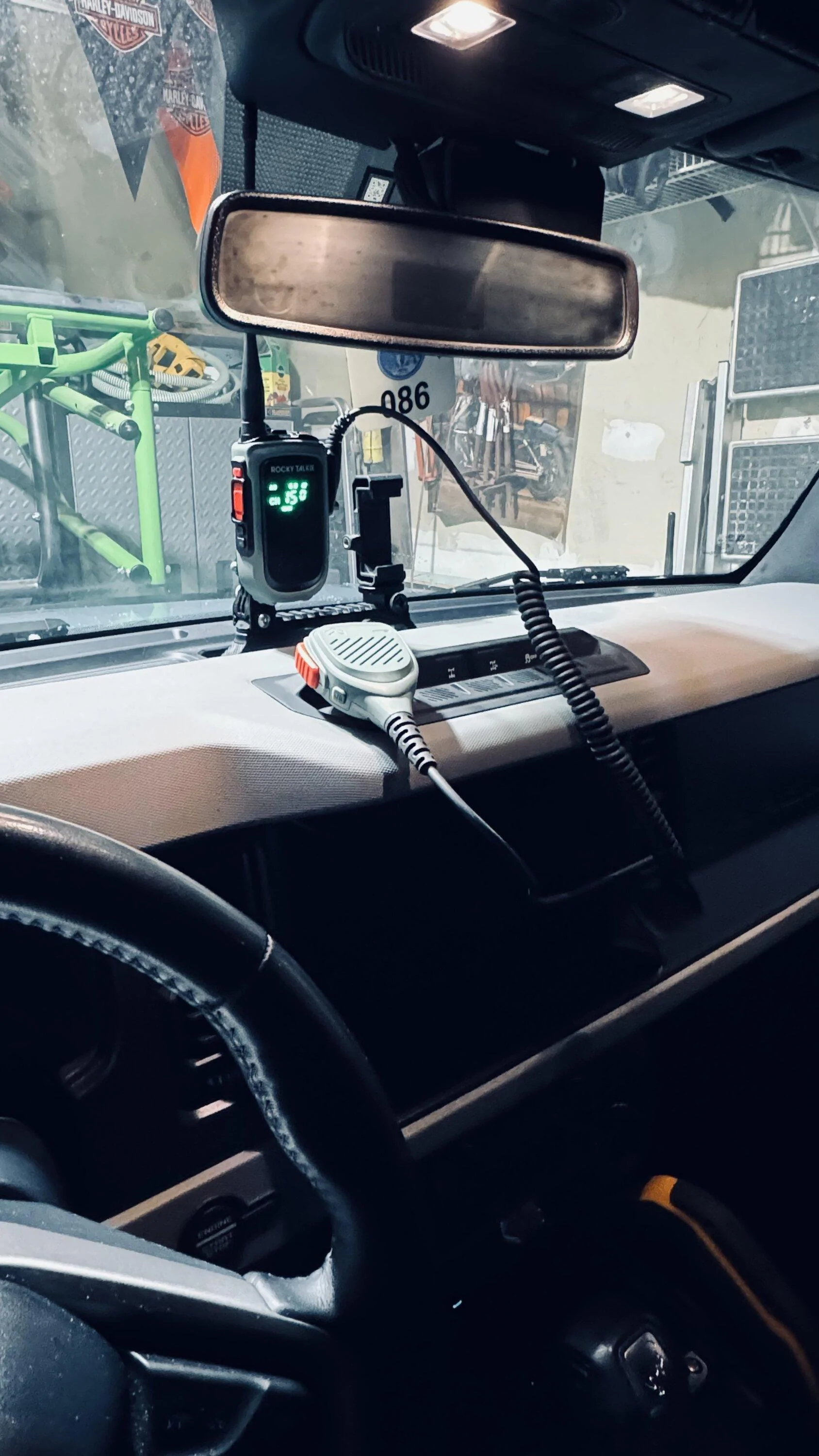 Ford Bronco Handheld GMRS - Temporary mounting solutions? IMG_0217