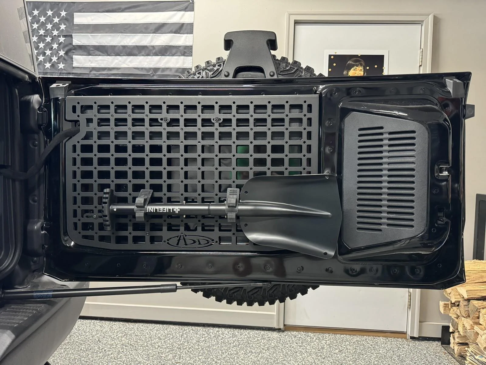 Ford Bronco BROOX's 2DR Shadow Black Squatchy Boy molle-4