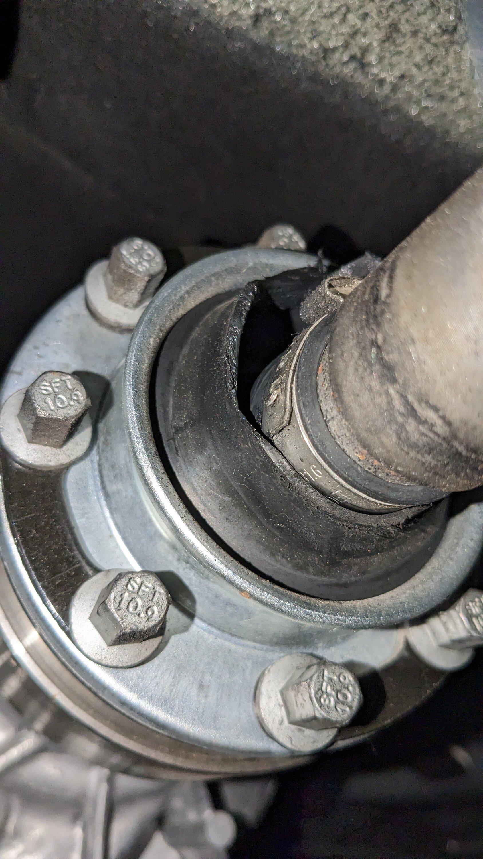 Ford Bronco Spicer Driveshaft initial impression and long term review. PXL_20230609_214741036