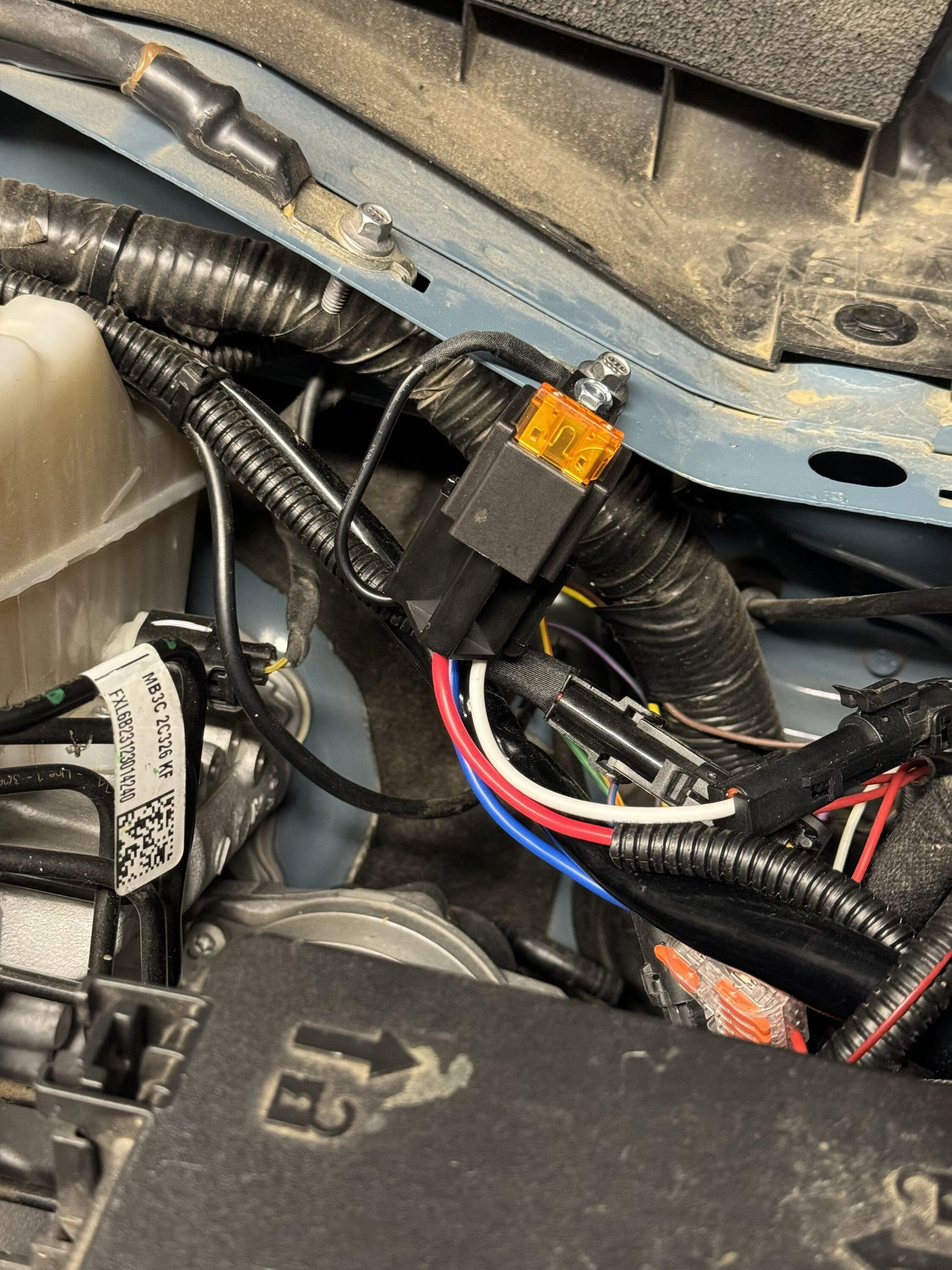 Ford Bronco Convenient spots for relays and grounds in engine compartment IMG_3650