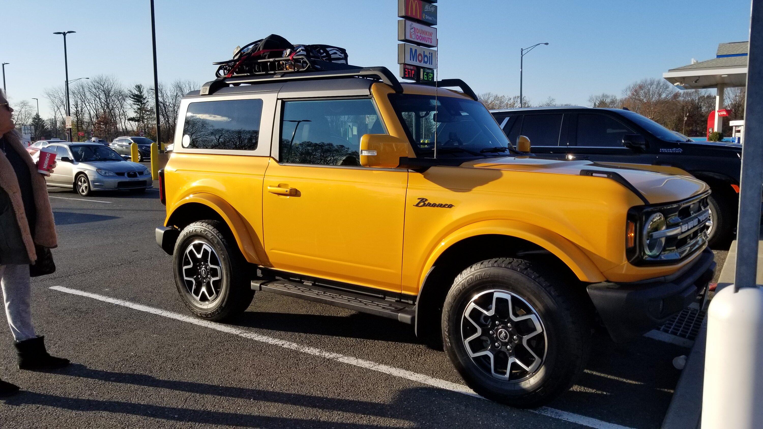 Ford Bronco Aftermarket OEM look roof rack? 20221119_145050