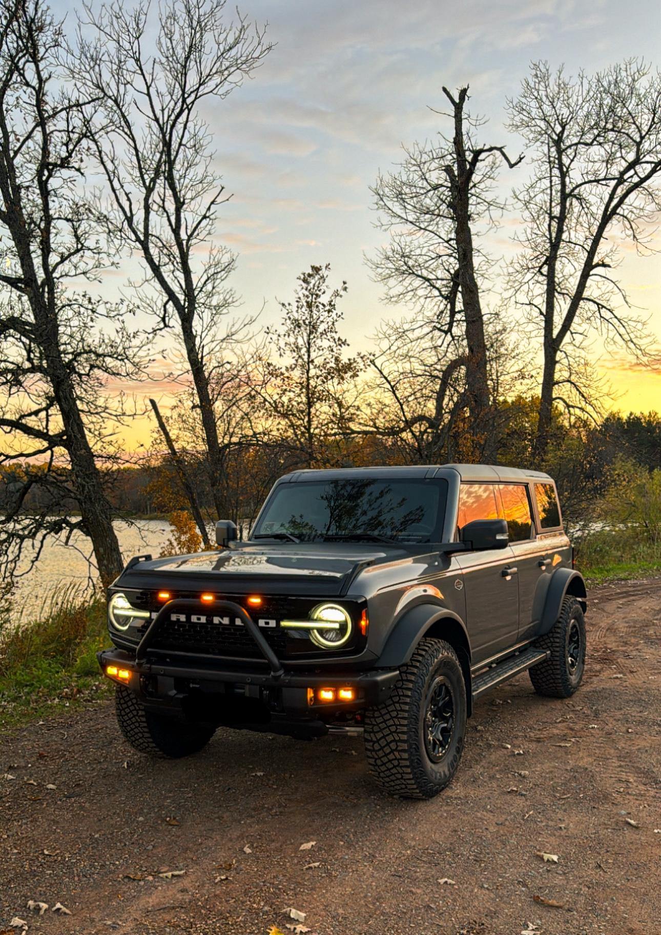 Ford Bronco CARBONIZED GRAY Bronco Club IMG_2270