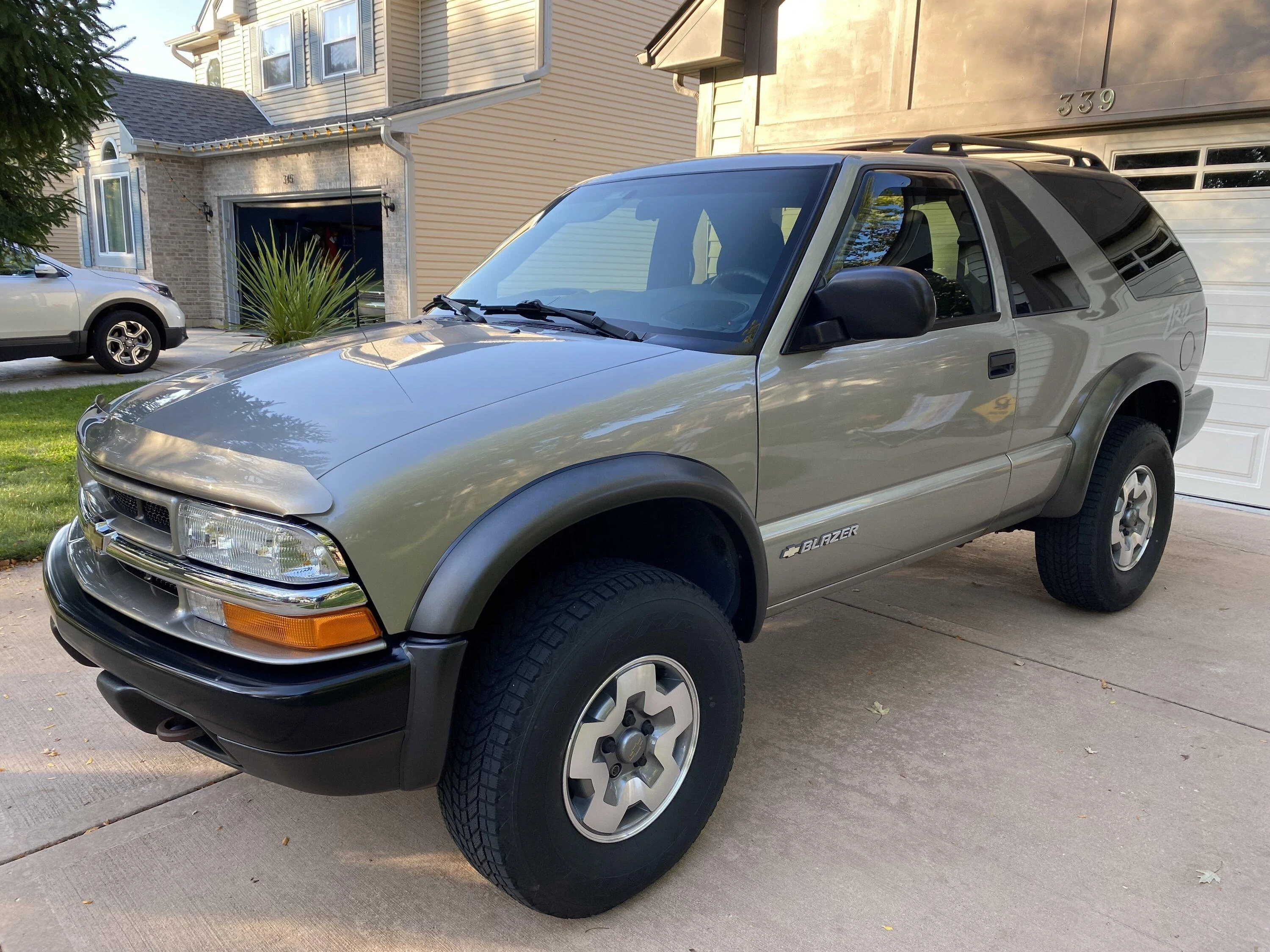 Ford Bronco Why not have a solid top? 2005 ZR2 Blazer in 2023