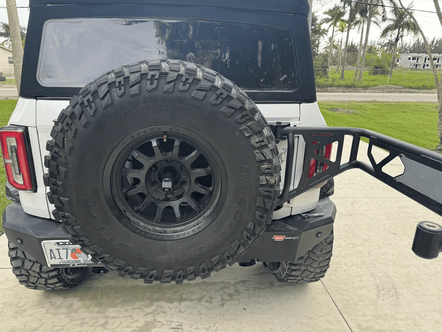 Ford Bronco Rattle coming from tire mount on tailgate 1706563397274