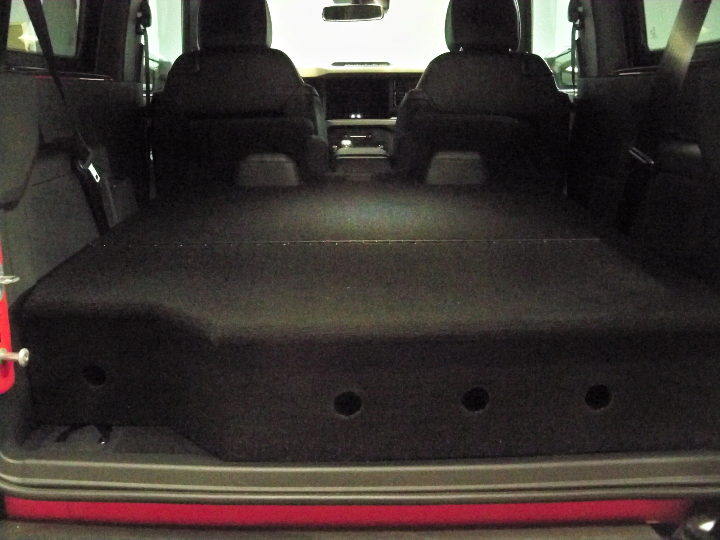 Ford Bronco Another custom 2-door rear cargo area level platform 100_9036