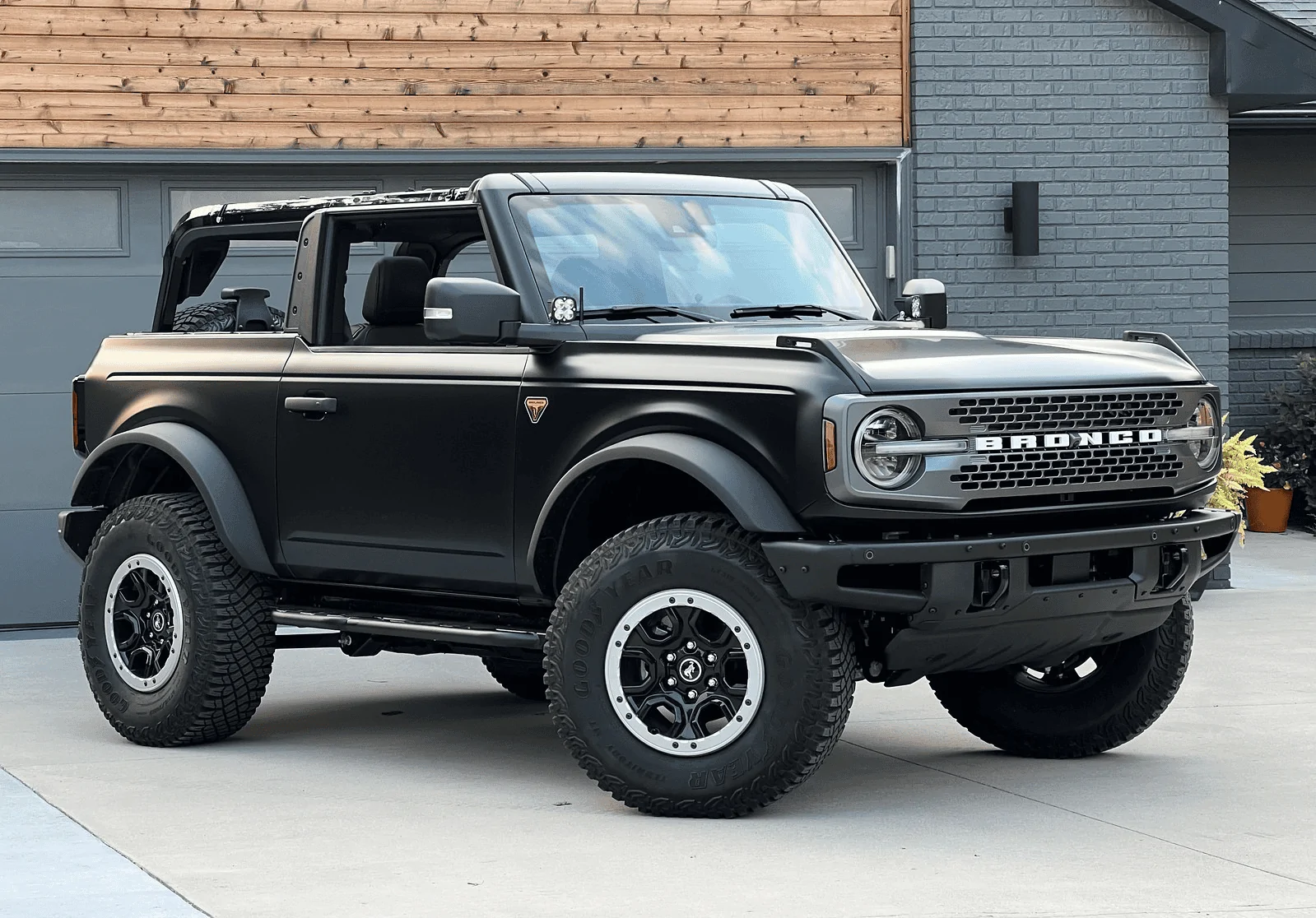 Ford Bronco Feedback on RCI vs Metal Tech 4x4 Rock Sliders 1706800522092