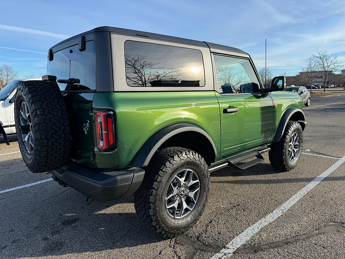 Ford Bronco ERUPTION GREEN Bronco Club IMG_1491