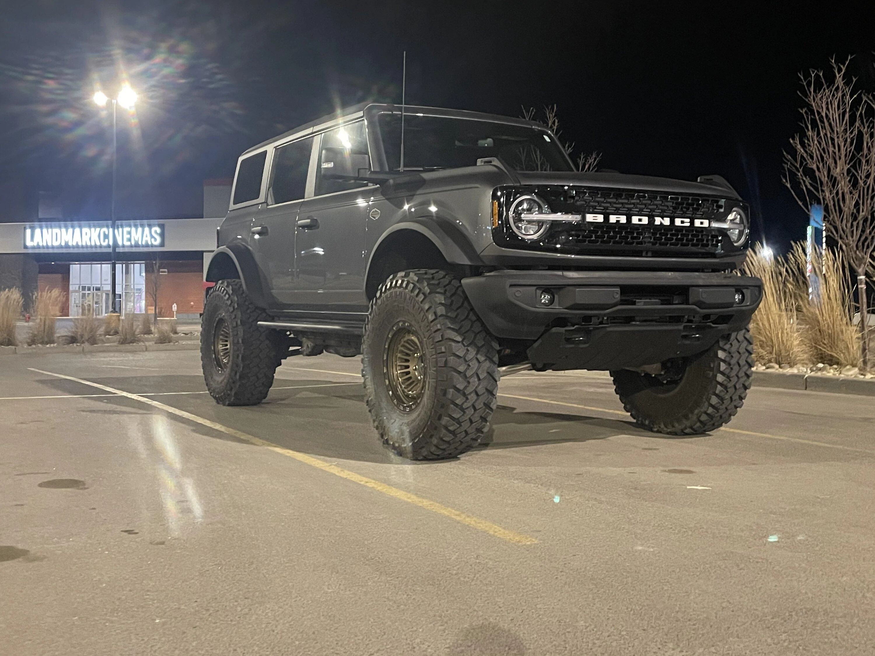 Ford Bronco Mall crawler on 40s IMG_2006