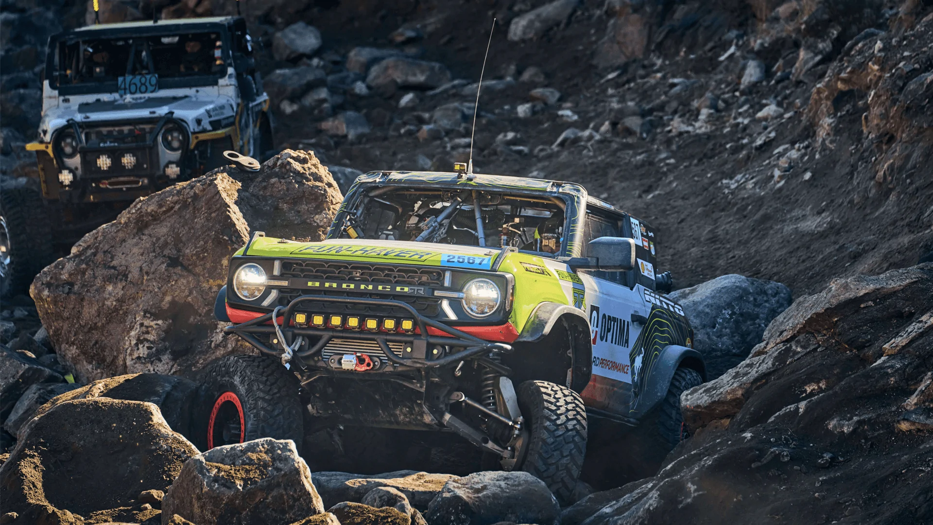 Ford Bronco Air Locker-Equipped Ford Broncos Dominate King of the Hammers Every Man Challenge lorenhealy24emc
