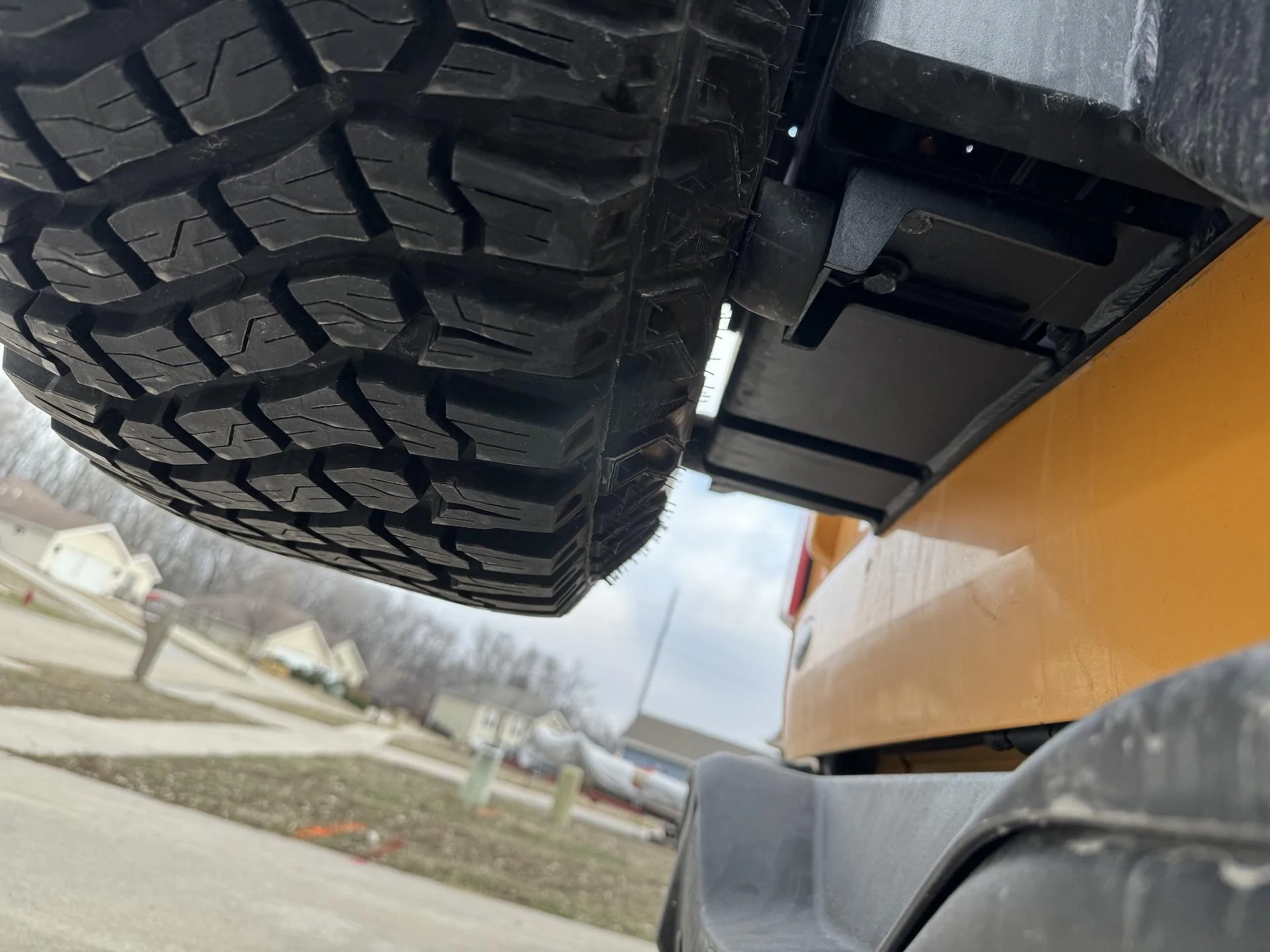 Ford Bronco Looking for Horizontal adjusting tire carrier uuid=75C8F1E2-36B2-4C06-A181-E0A7705DD8EB&library=1&type=1&mode=2&loc=true&cap=tru
